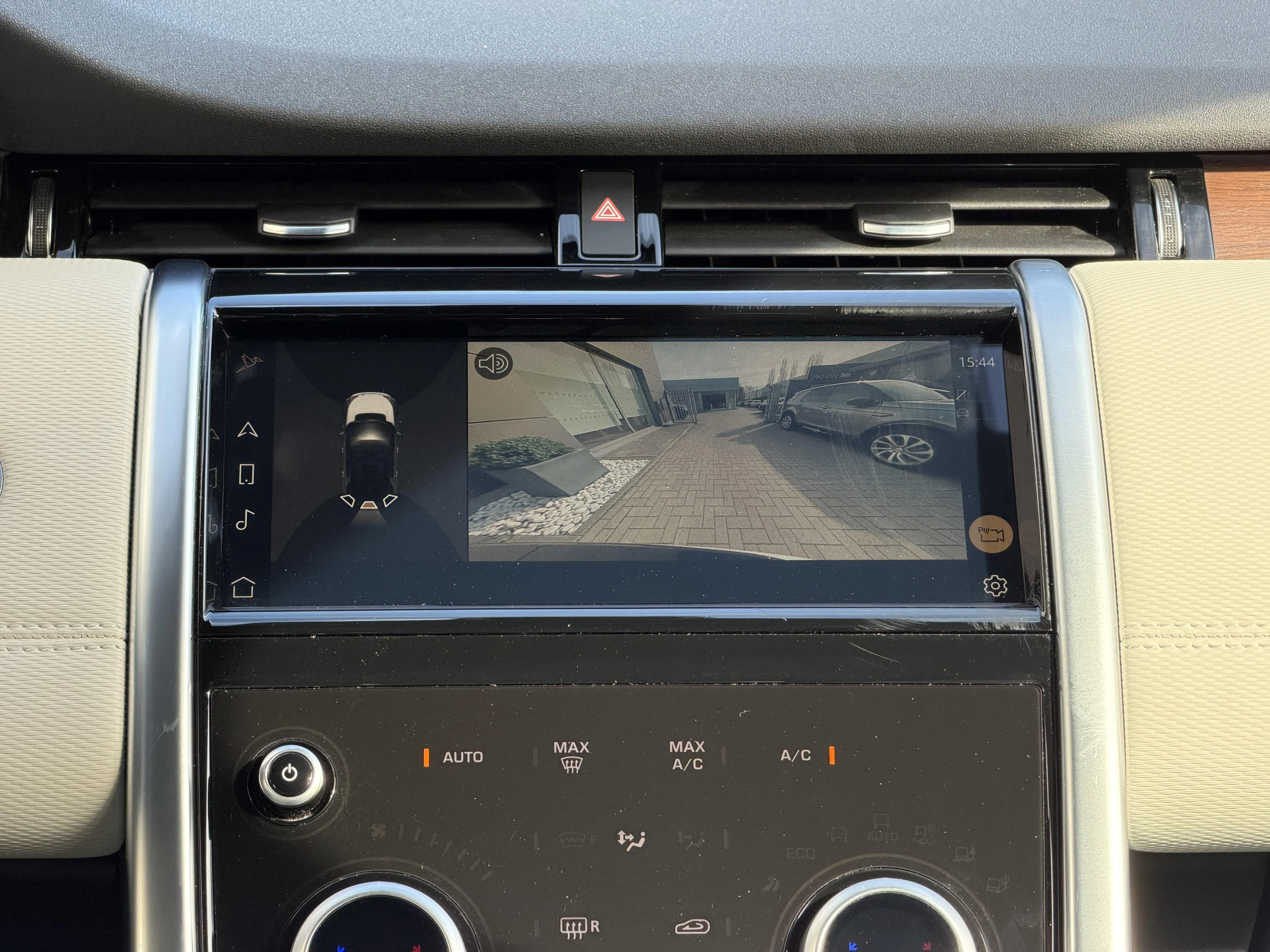 Land Rover-Discovery Sport-image-19