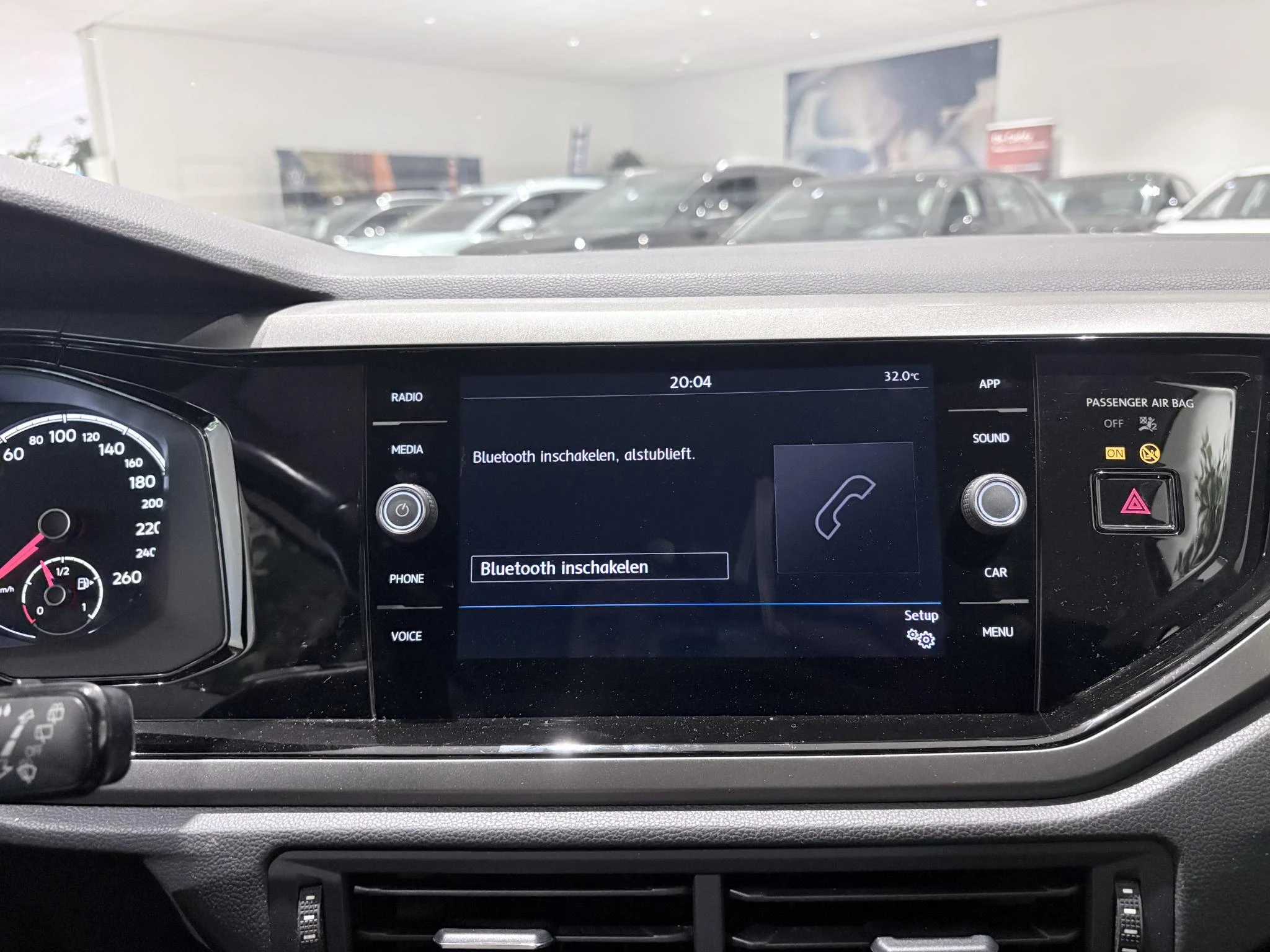 Volkswagen-Polo-image-18