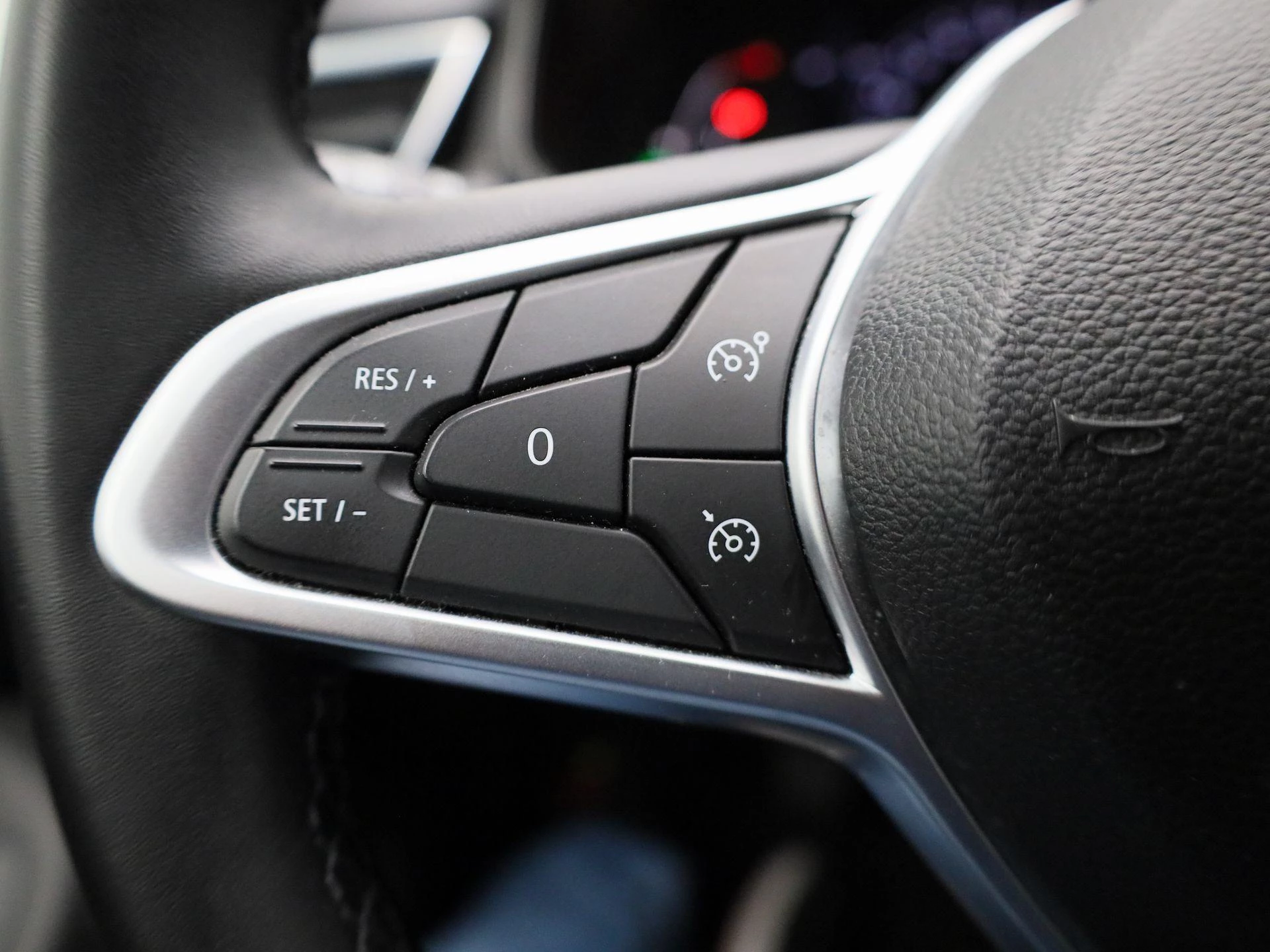 Renault-Clio-image-18