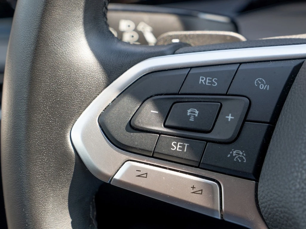 Volkswagen-Golf-image-16