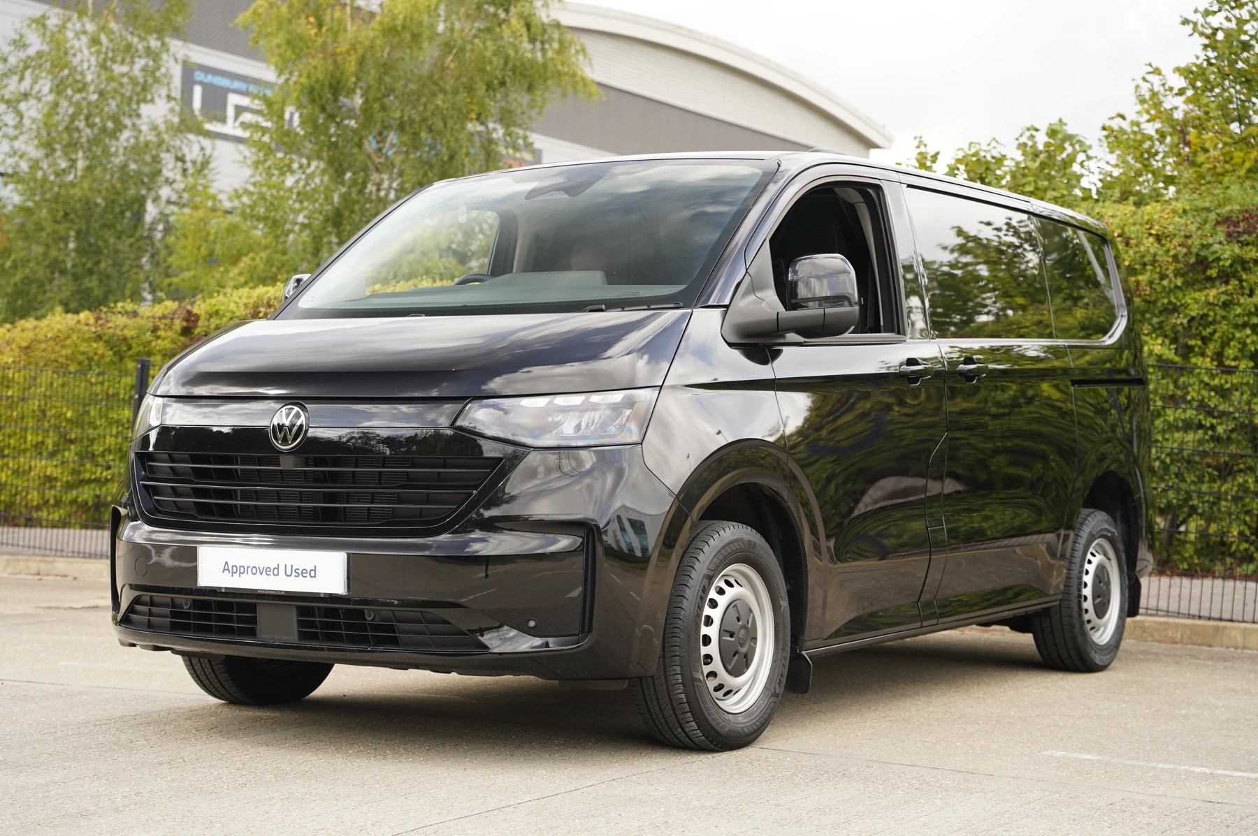 Volkswagen-Transporter-image-39