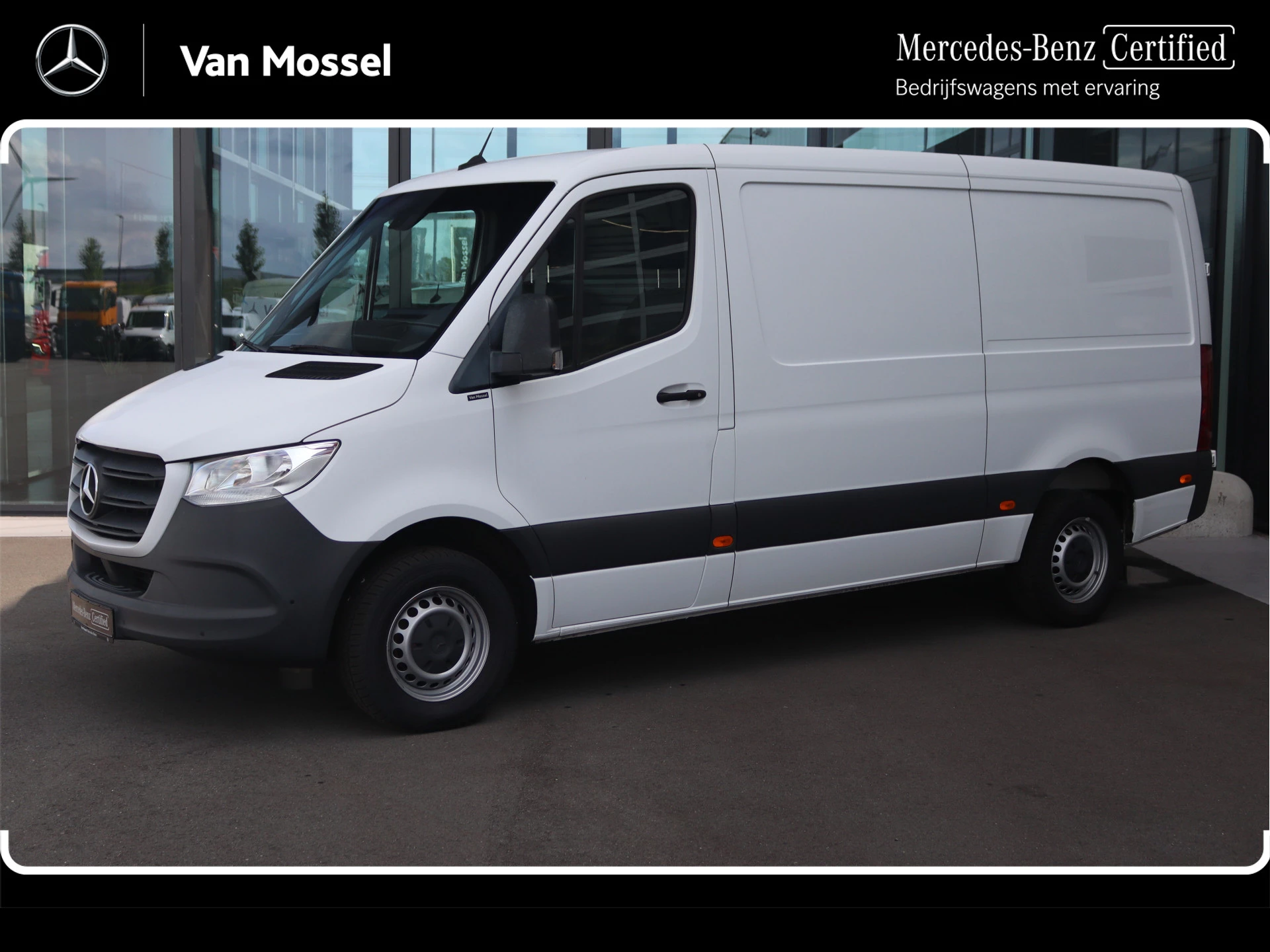 Mercedes-Benz-Sprinter-image-0