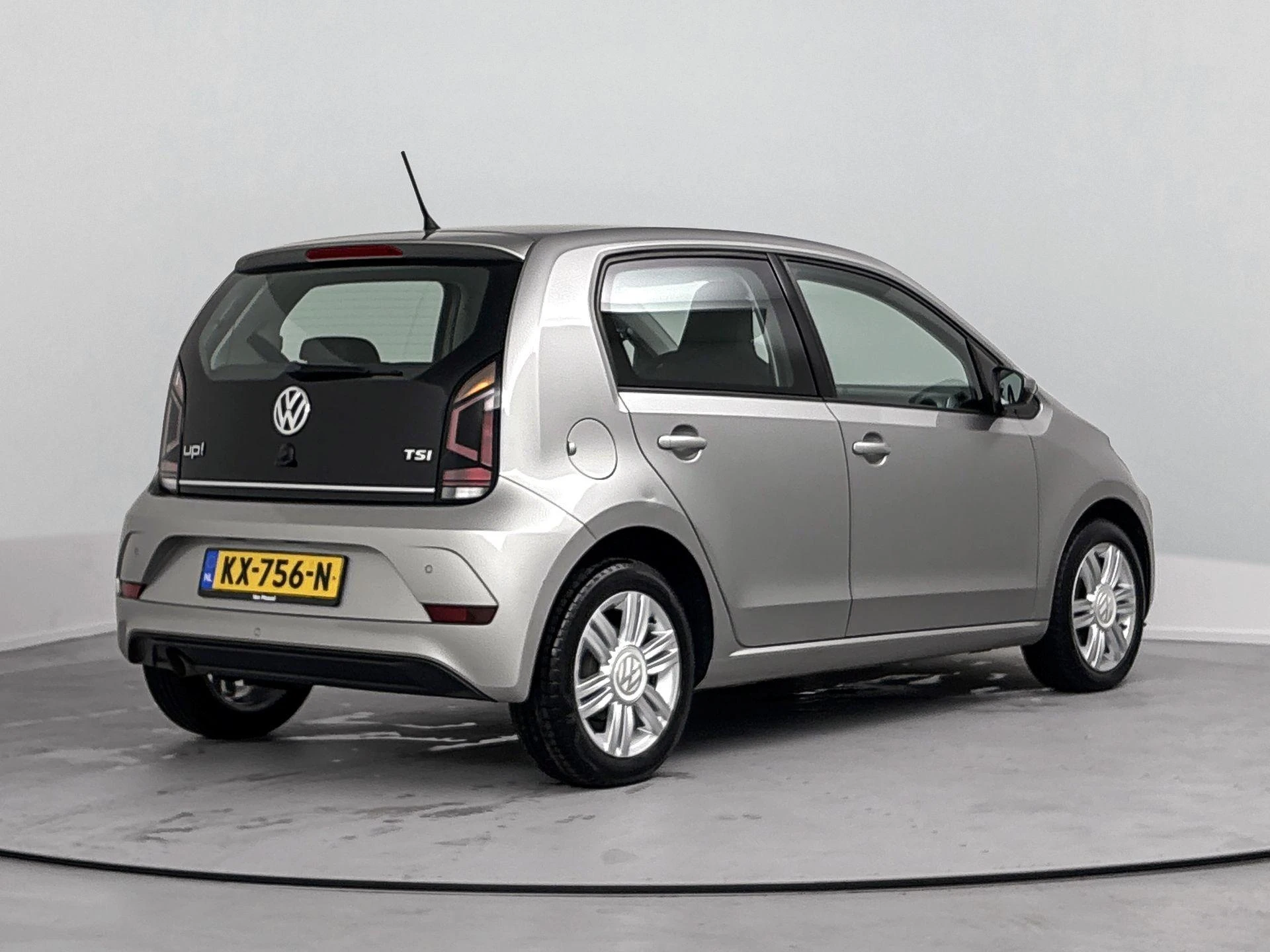 Volkswagen-up!-image-3