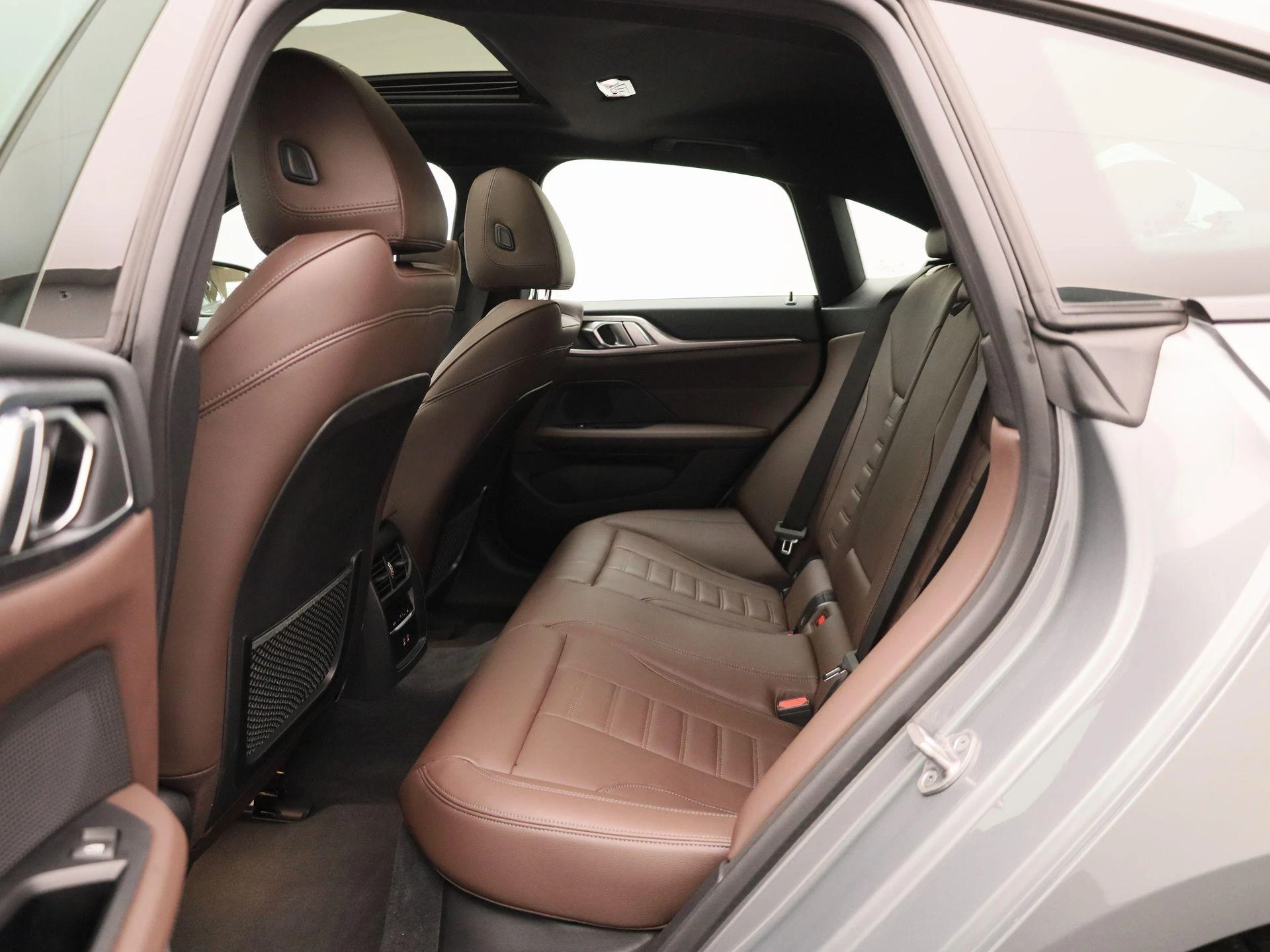 BMW-i4-image-9