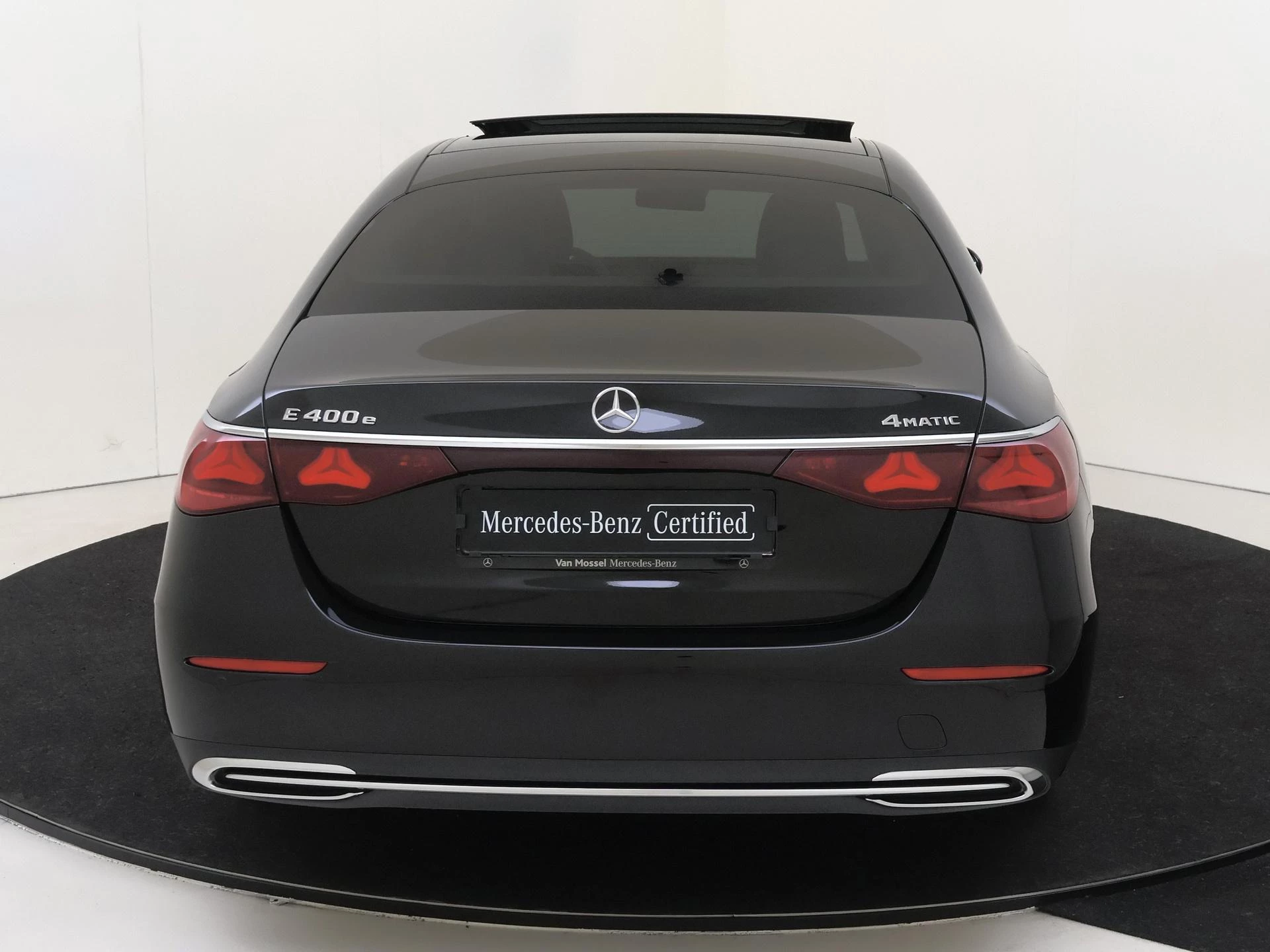 Mercedes-Benz-E-Klasse-image-6