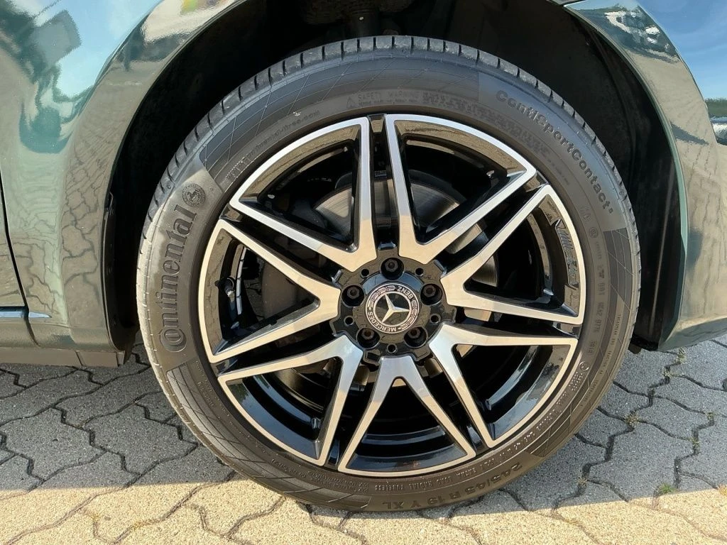 Mercedes-Benz-V-Klasse 300-image-22