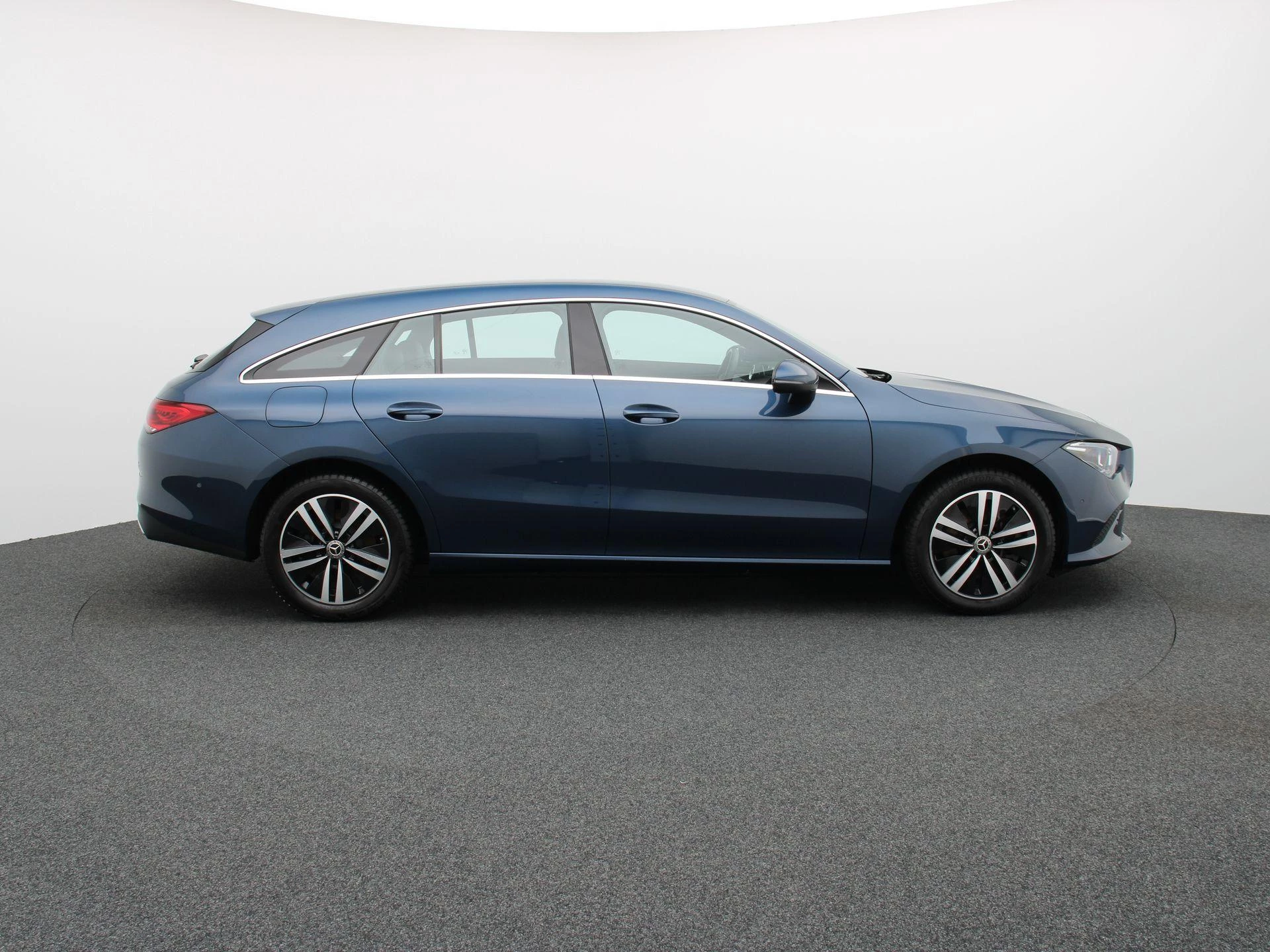 Mercedes-Benz CLA 250 e Shooting Brake + LEDER + LED + CAMERA +