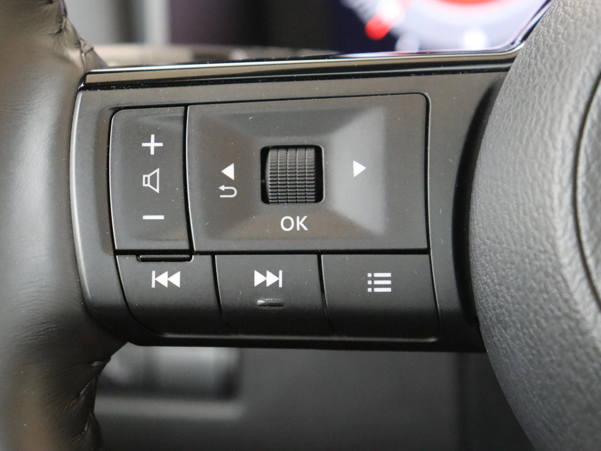 Nissan-QASHQAI-image-12
