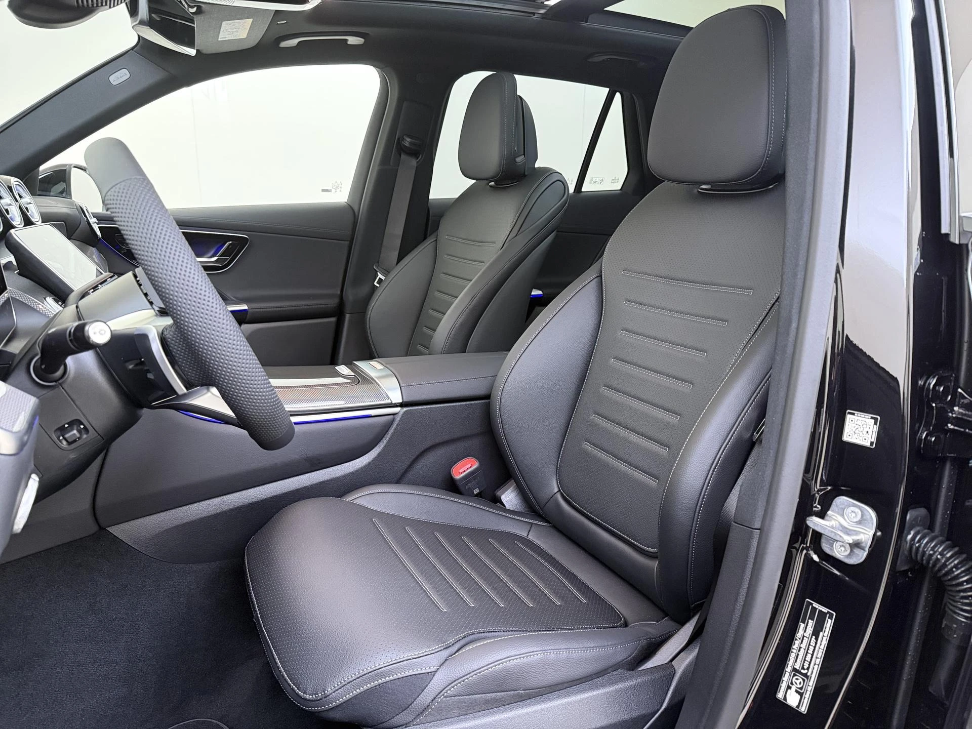 Mercedes-Benz-GLC-image-14