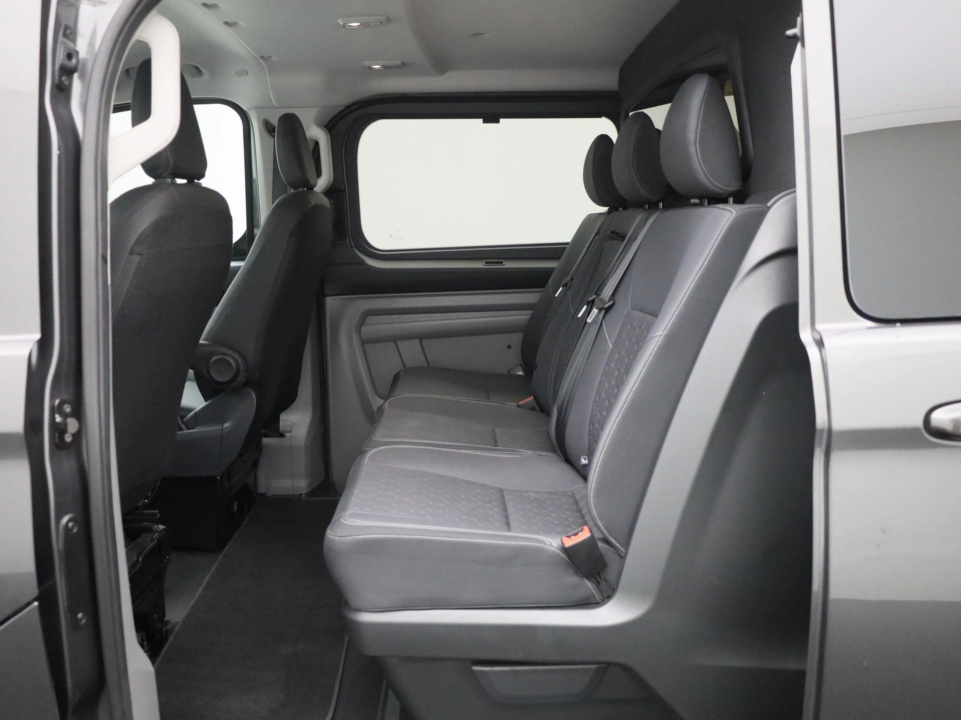Ford-Transit Custom-image-11