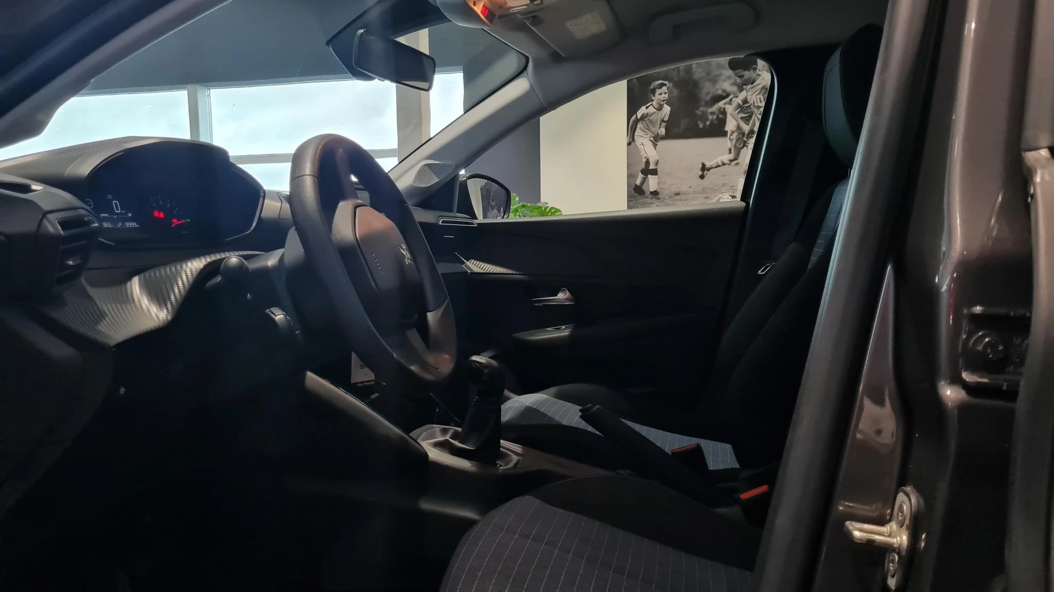 Peugeot-208-image-16