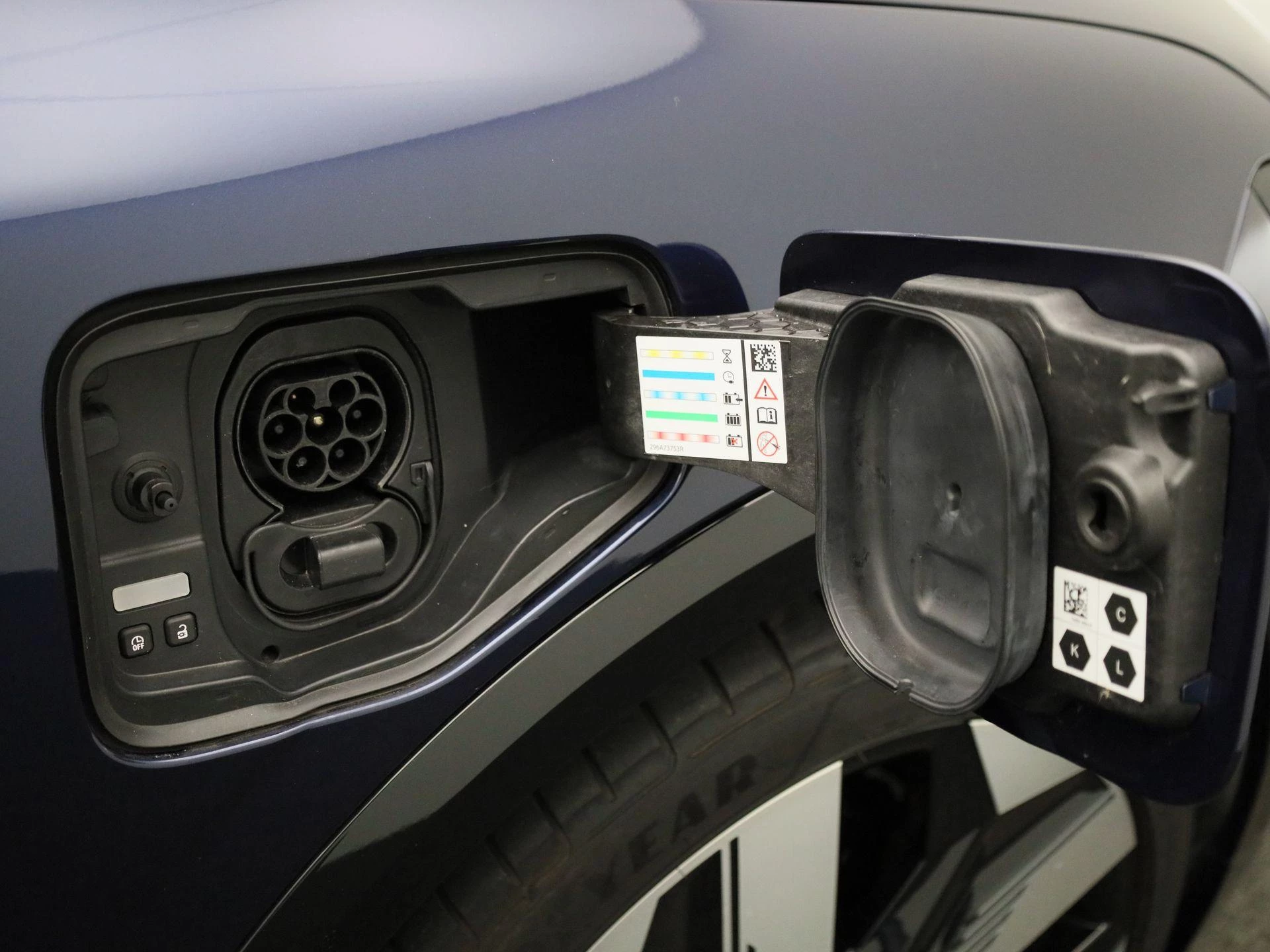 Renault-Megane E-Tech-image-31