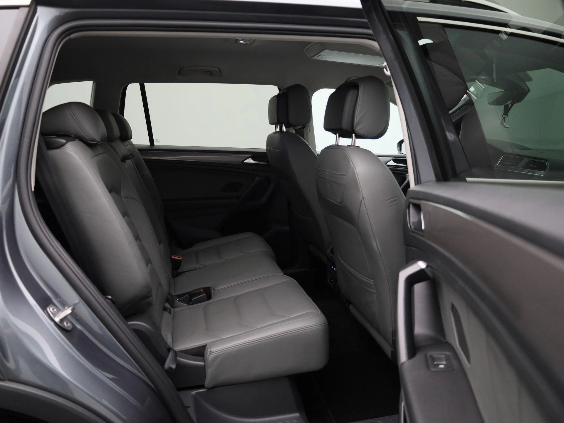 Volkswagen-Tiguan Allspace-image-39