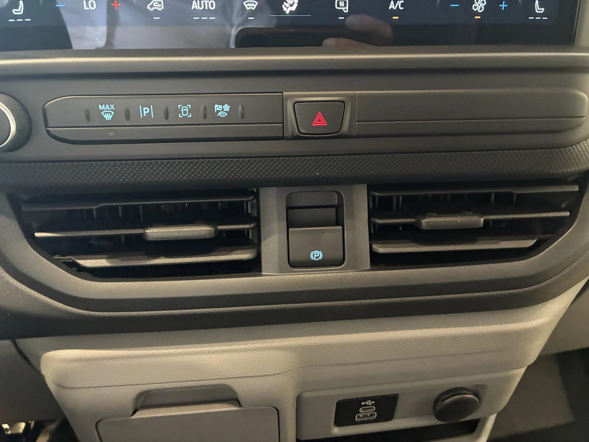 Ford E-Transit Cust. 340 L2H1 Trend 71 kWh