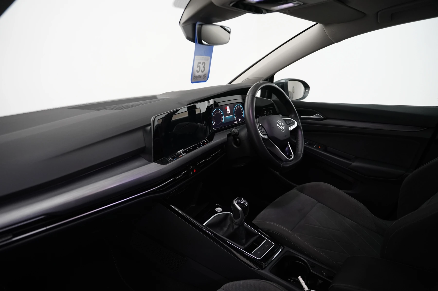 Volkswagen-Golf-image-1