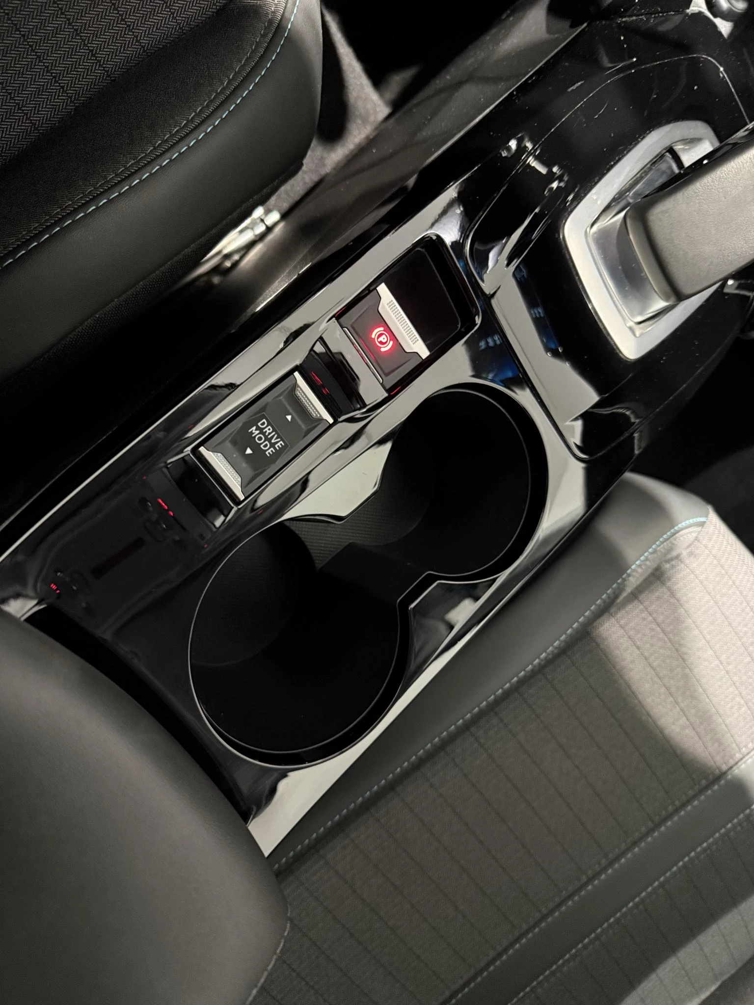 Peugeot-e-2008-image-17