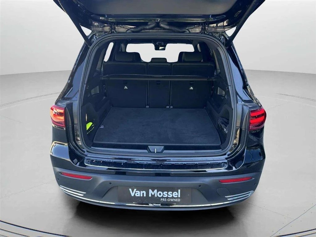 Mercedes-Benz-EQB-image-22