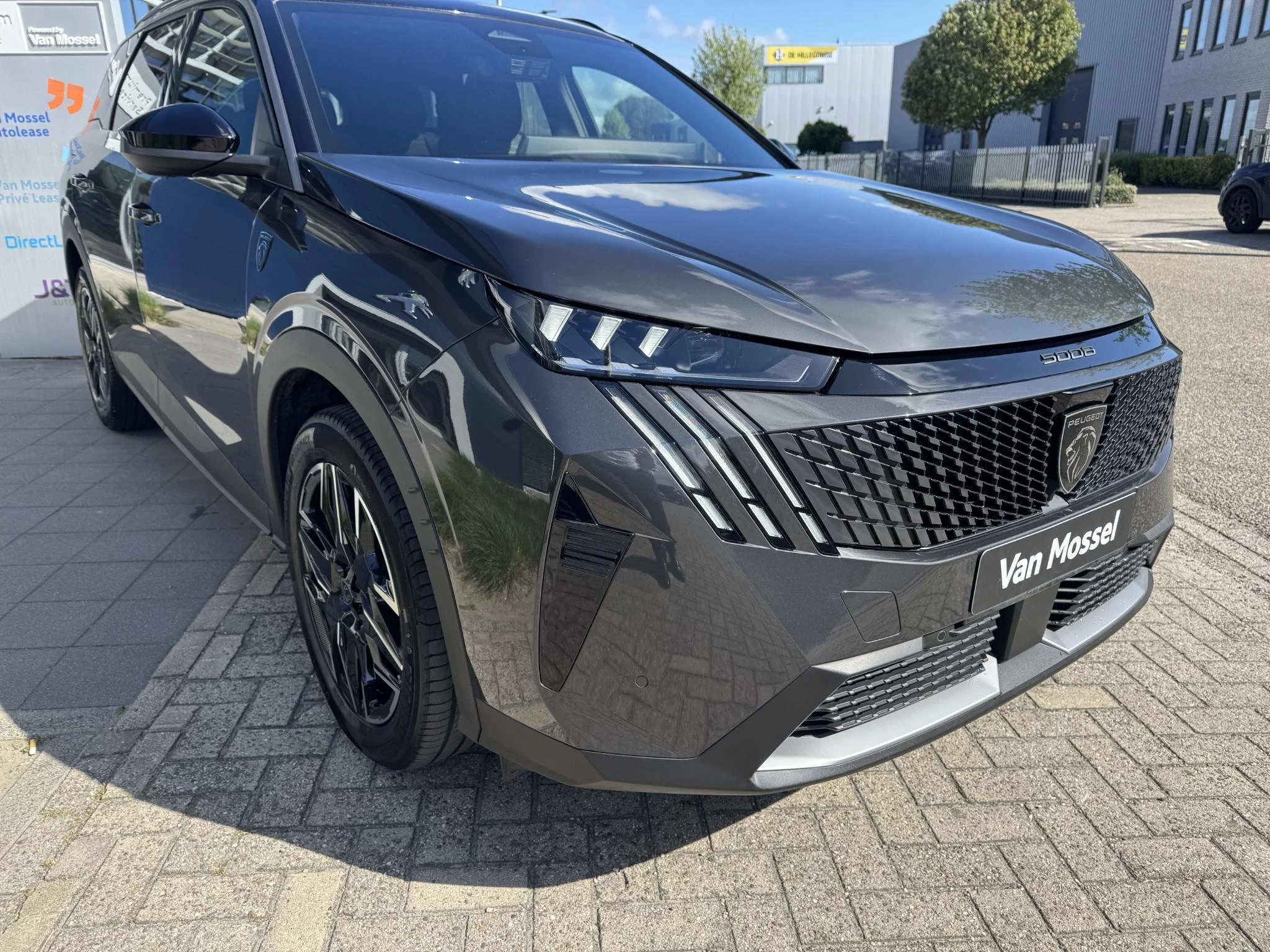 Peugeot-5008-image-6