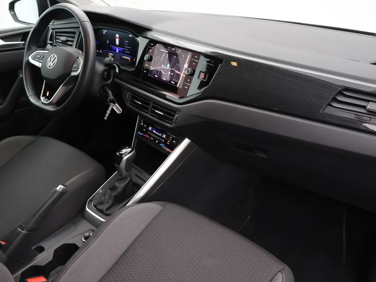 Volkswagen-Polo-image-21