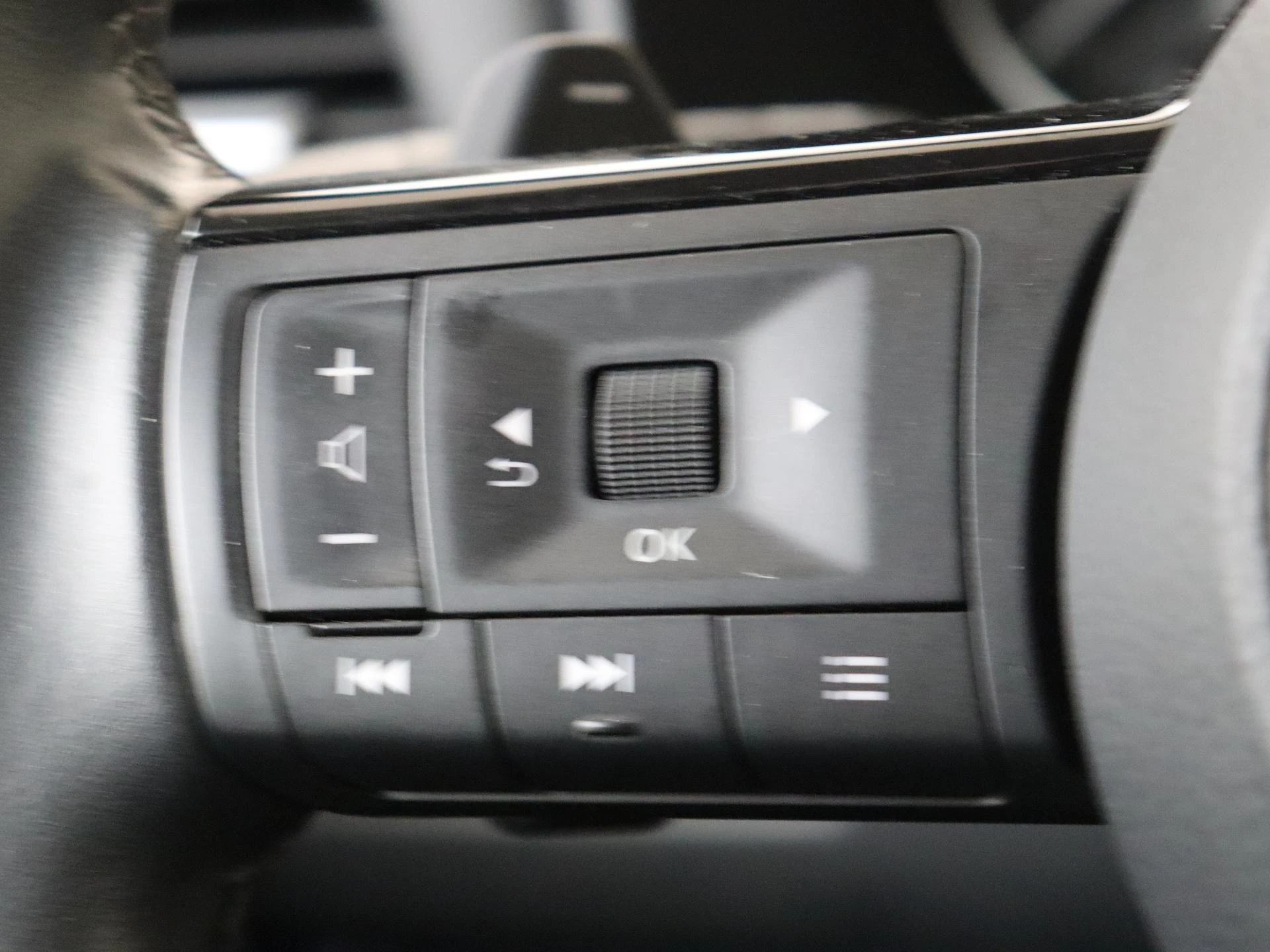 Nissan-QASHQAI-image-12