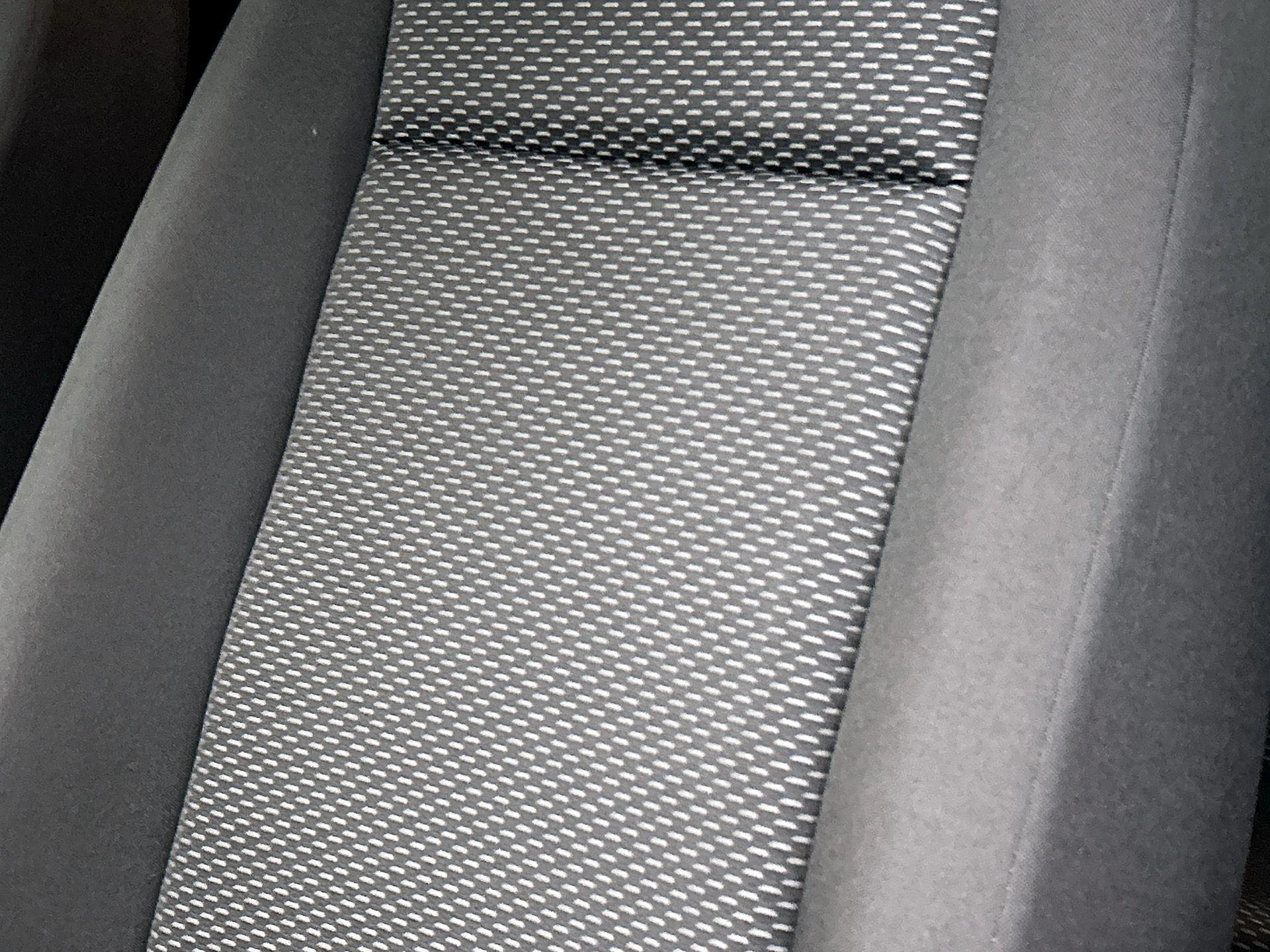 Volkswagen-T-Roc-image-10