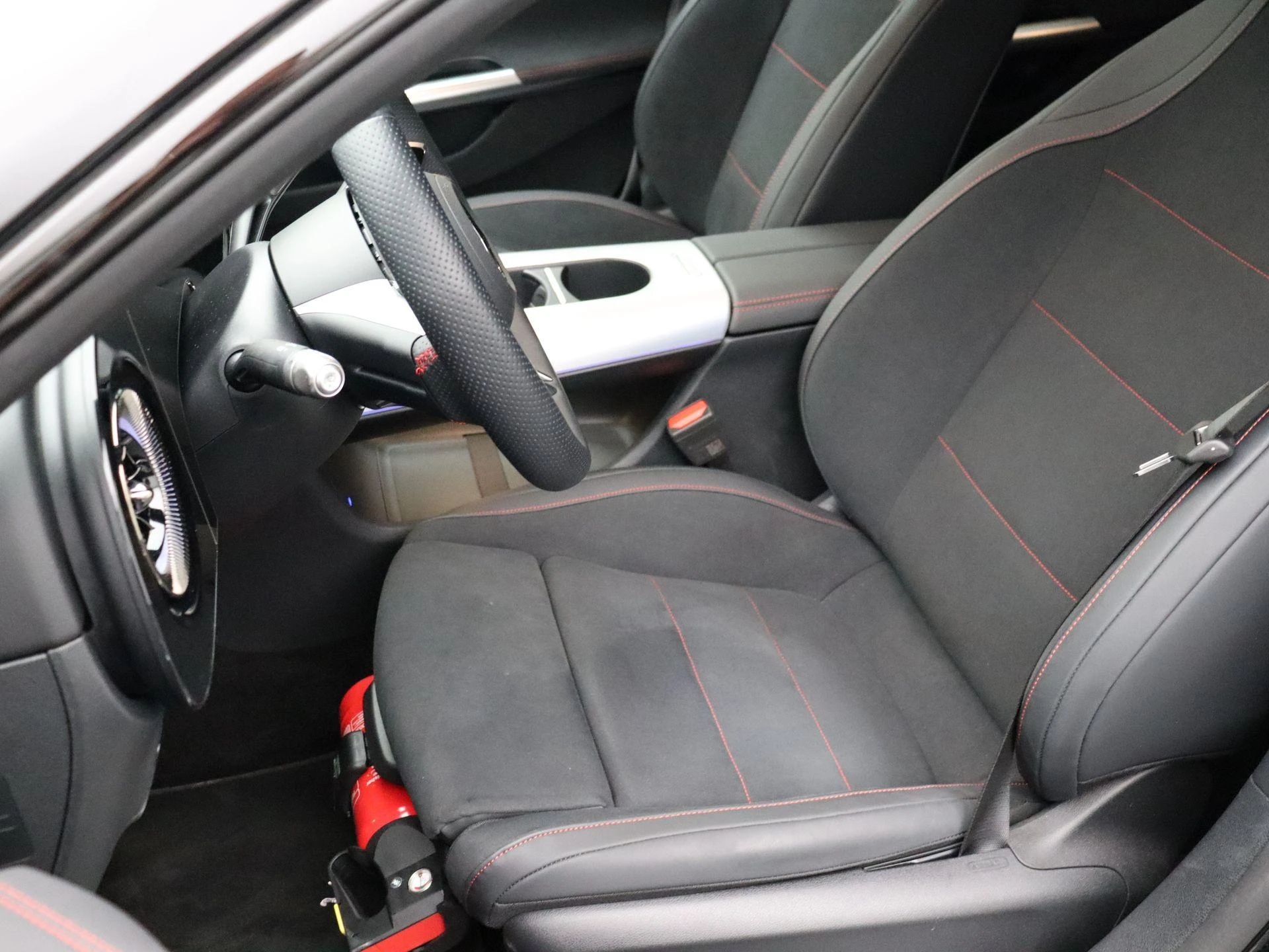 Mercedes-Benz-CLA-image-12