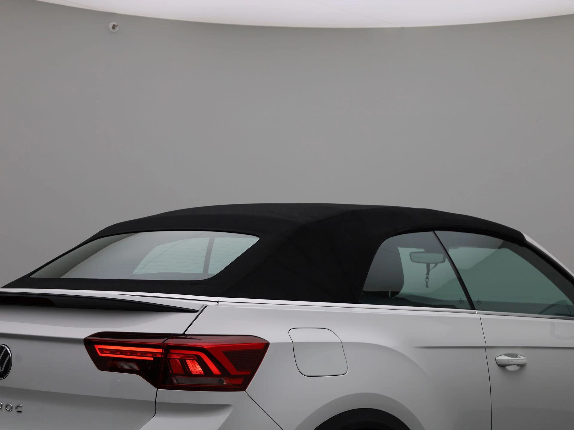 Volkswagen-T-Roc-image-16