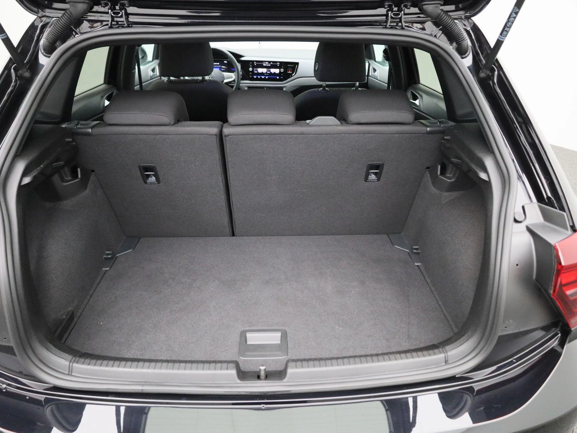 Volkswagen-Polo-image-11