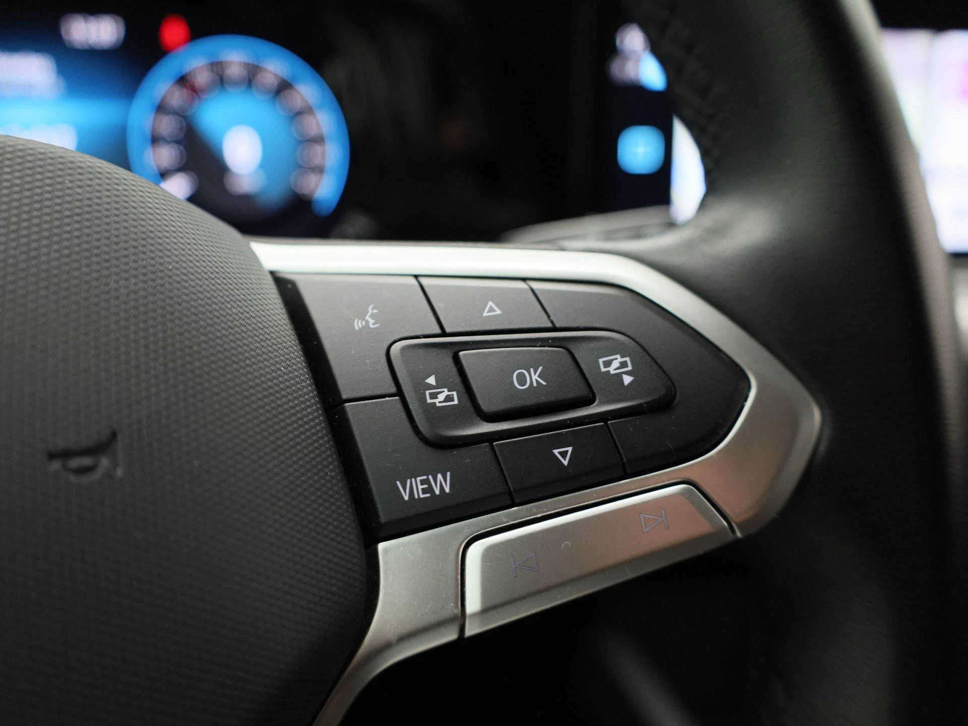 Volkswagen-Golf-image-19