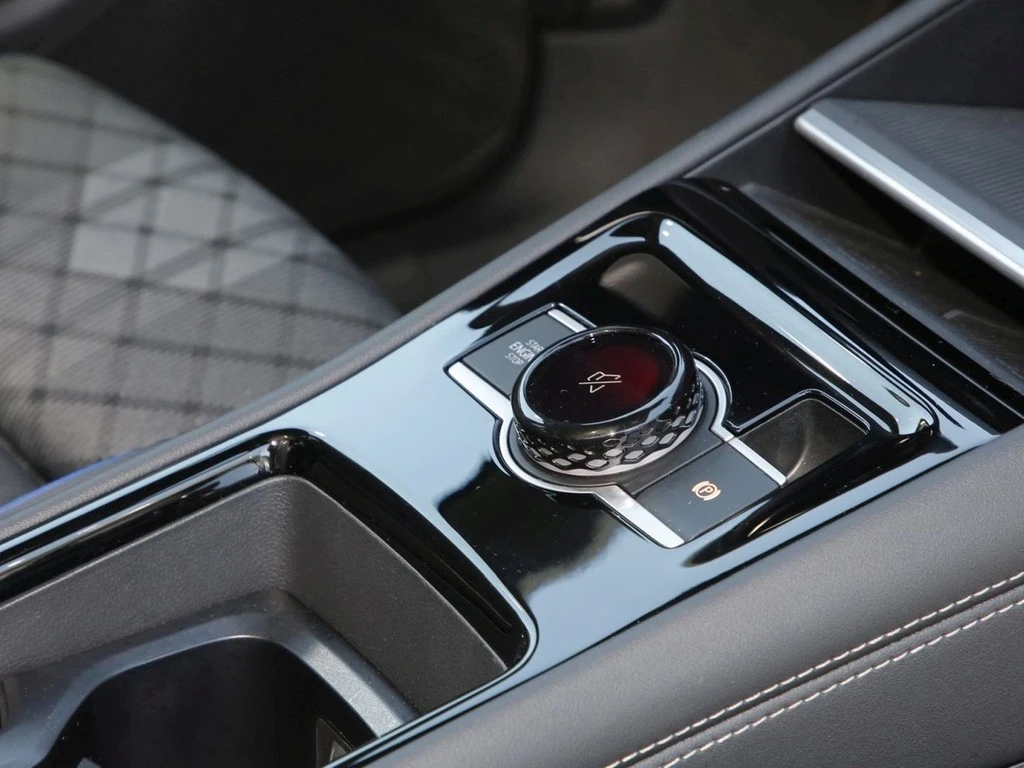 Volkswagen-Tiguan-image-9