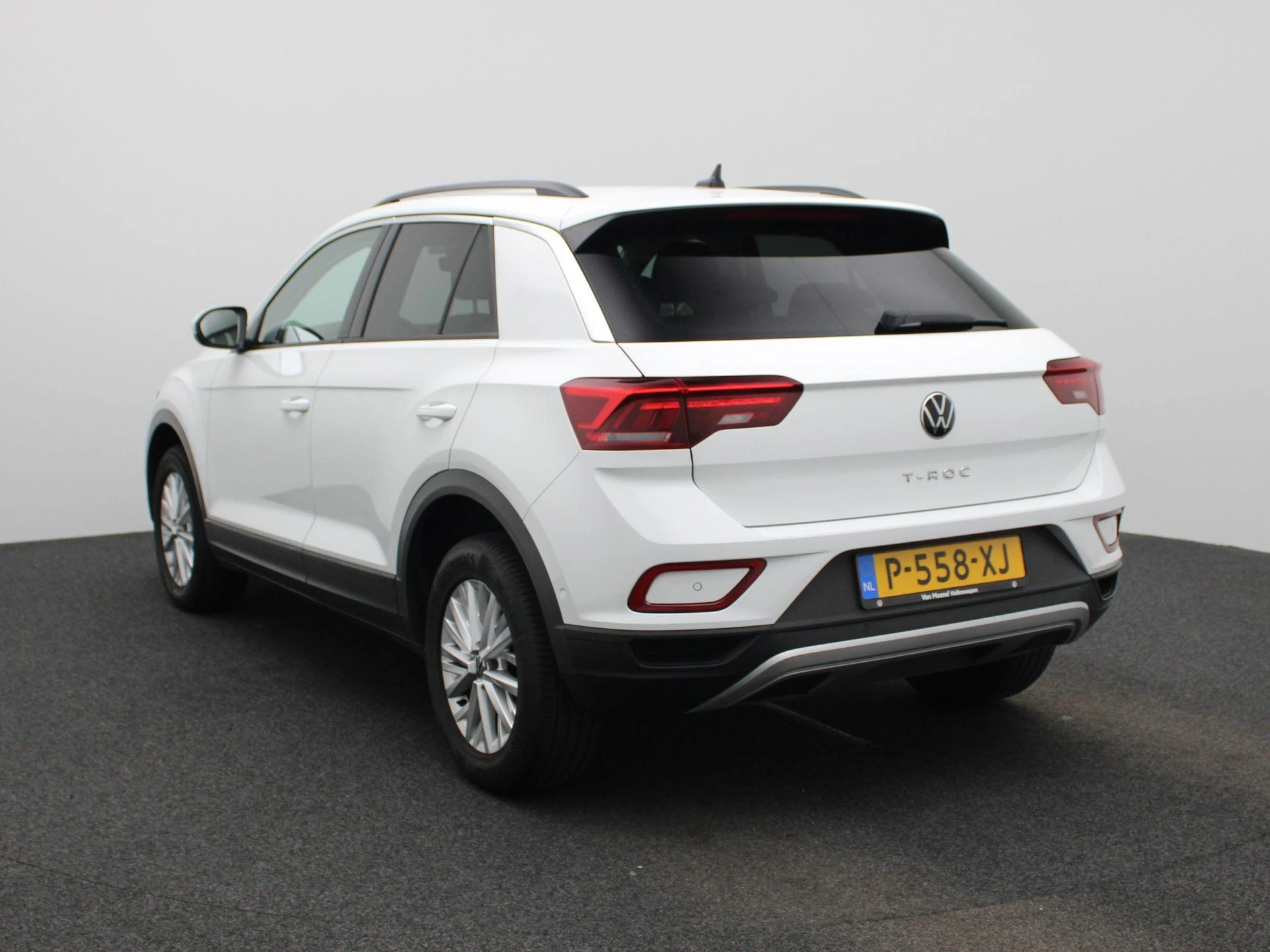 Volkswagen-T-Roc-image-1