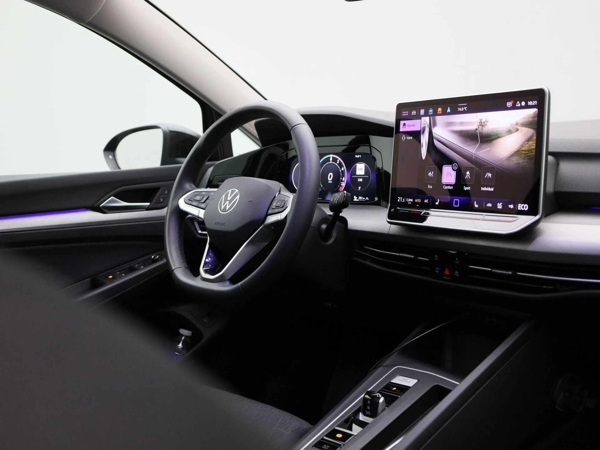 Volkswagen-Golf-image-37