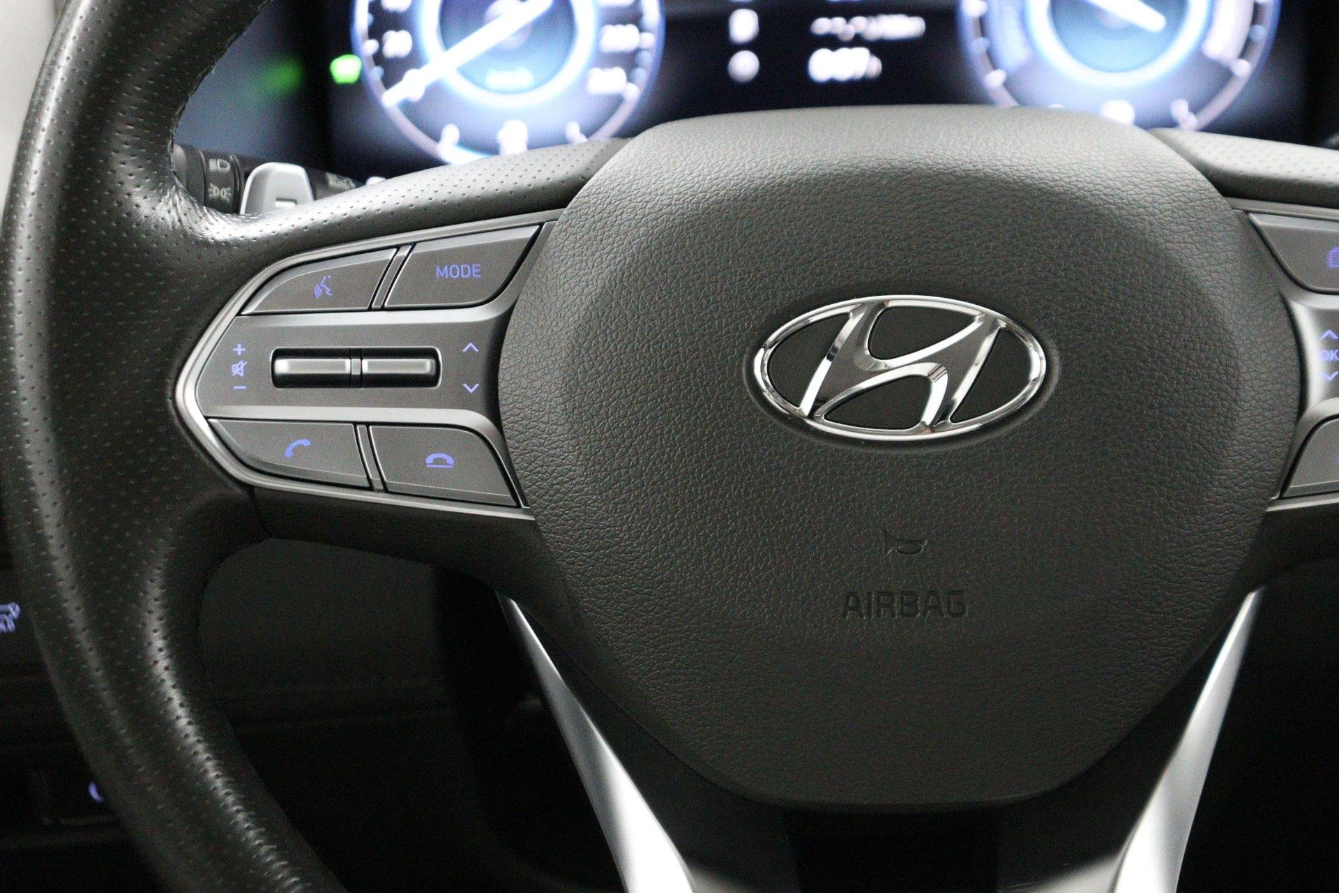 Hyundai-Santa Fe-image-16