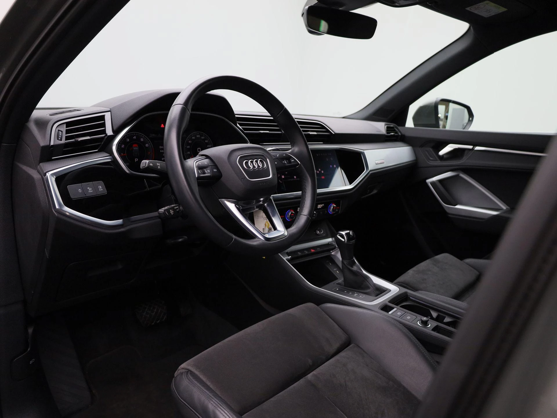 Audi-Q3-image-34
