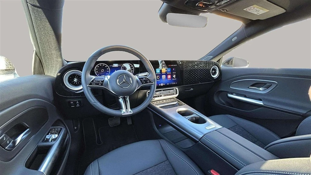 Mercedes-Benz-CLA-image-12