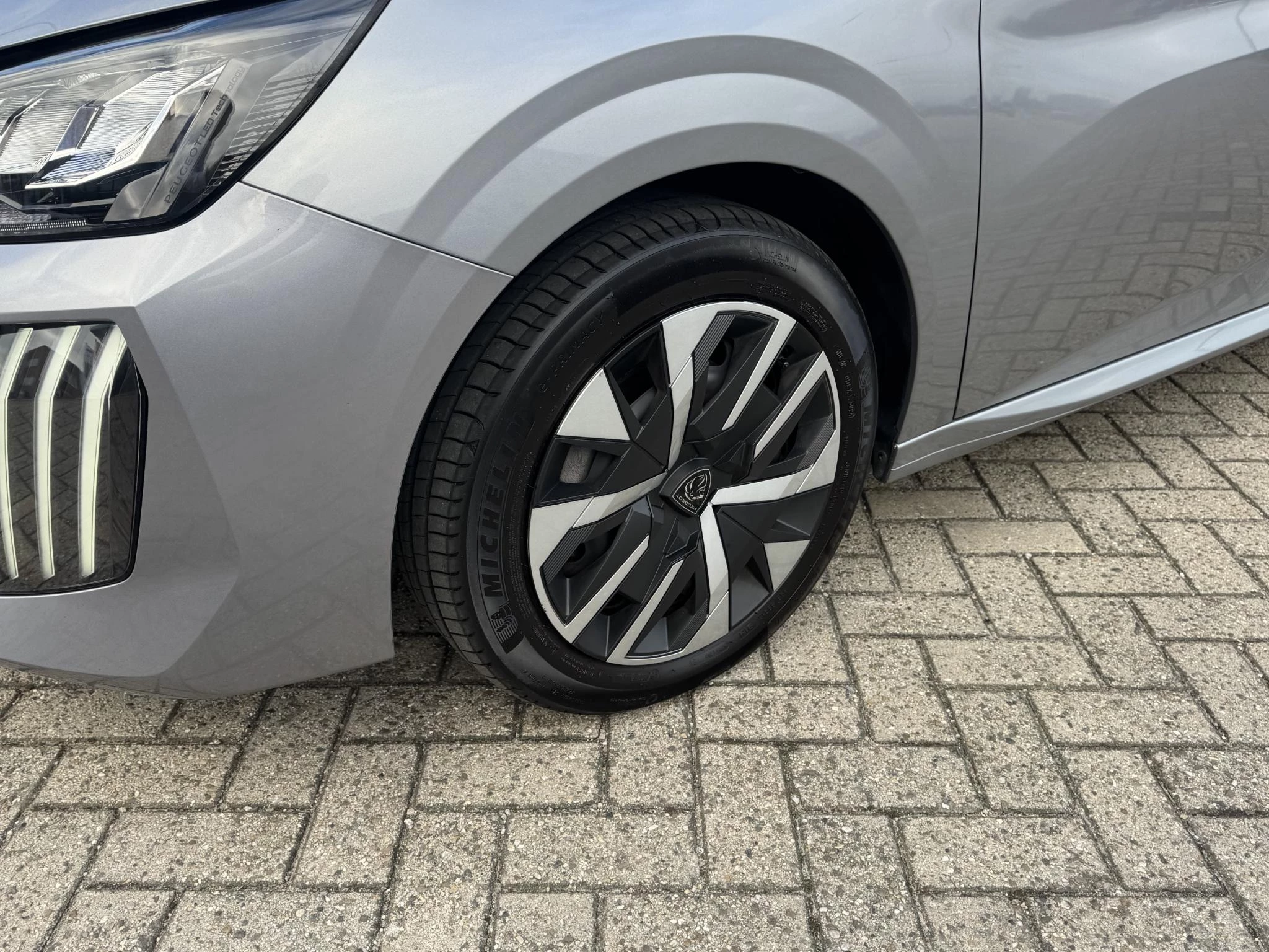 Peugeot-208-image-8