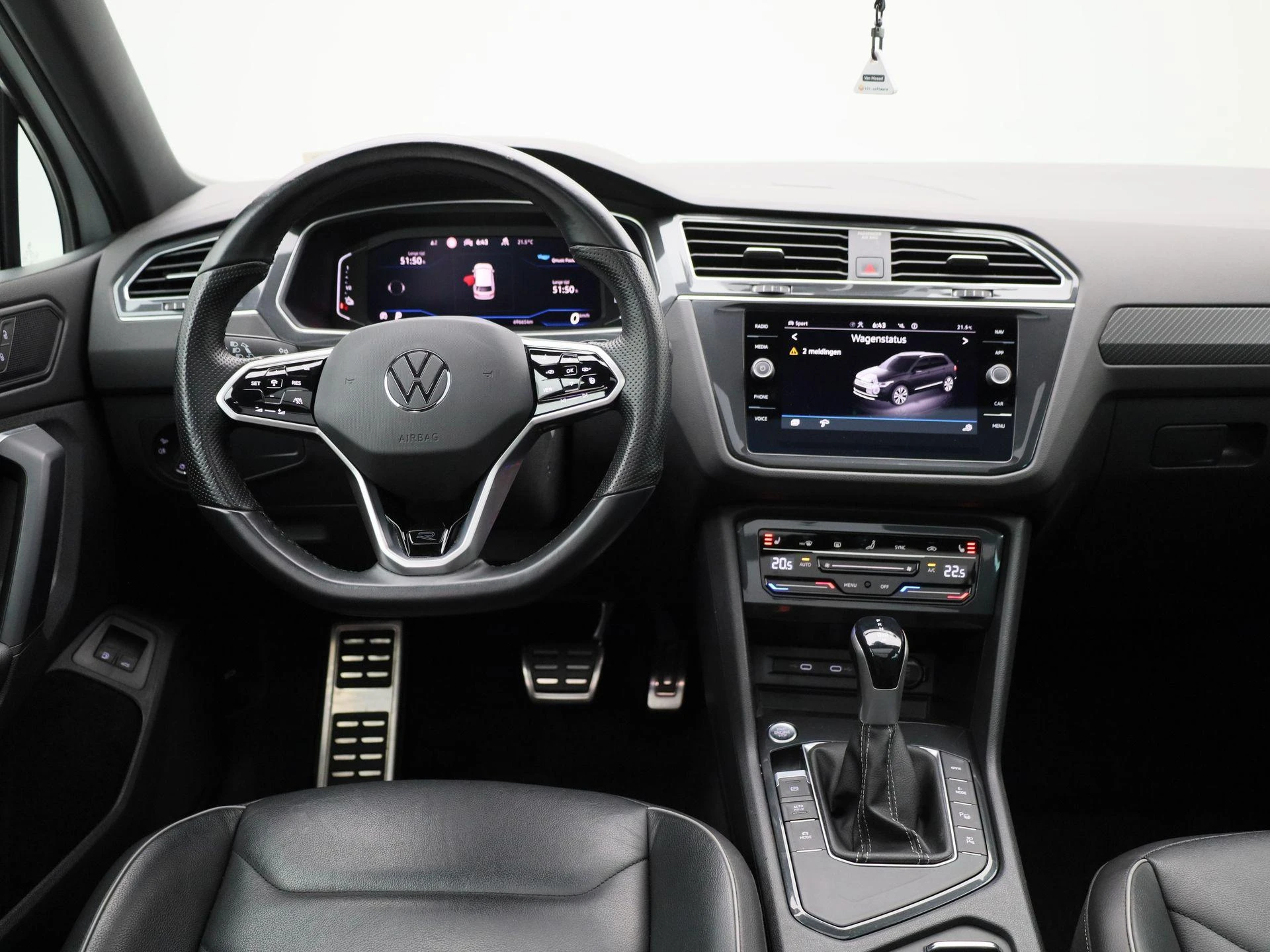 Volkswagen-Tiguan-image-6