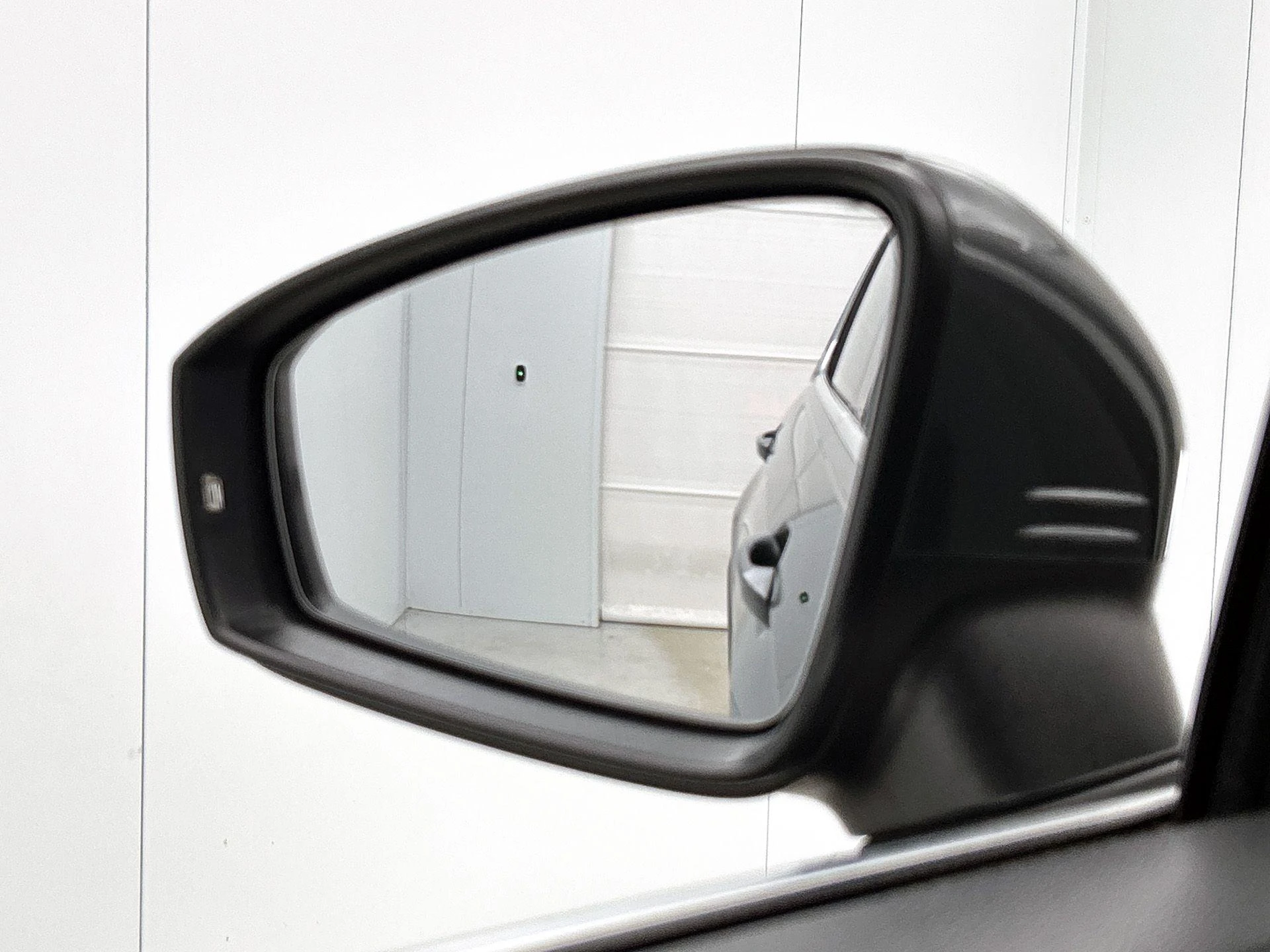 Volkswagen-Tiguan-image-21