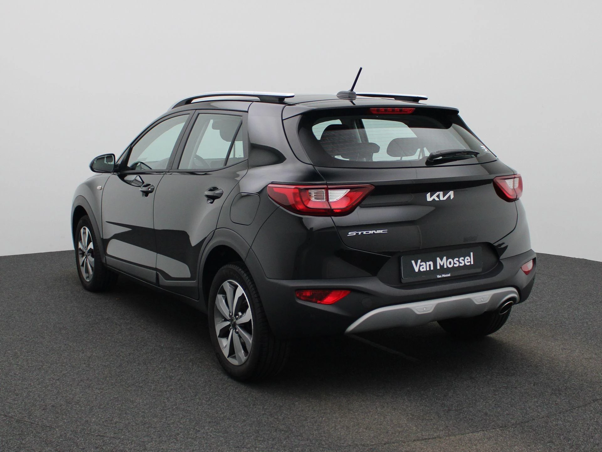 Kia-Stonic-image-1