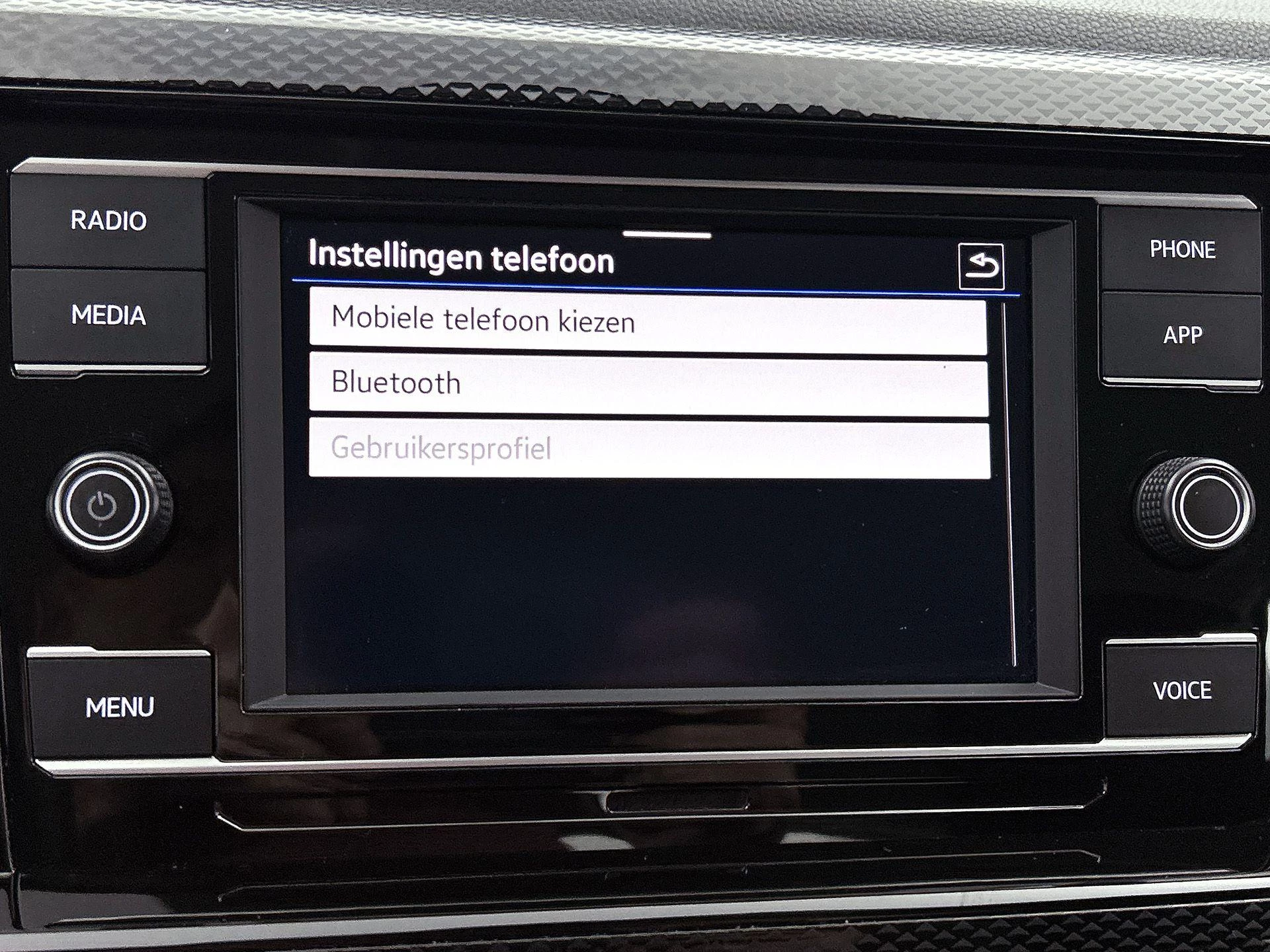 Volkswagen-Polo-image-6