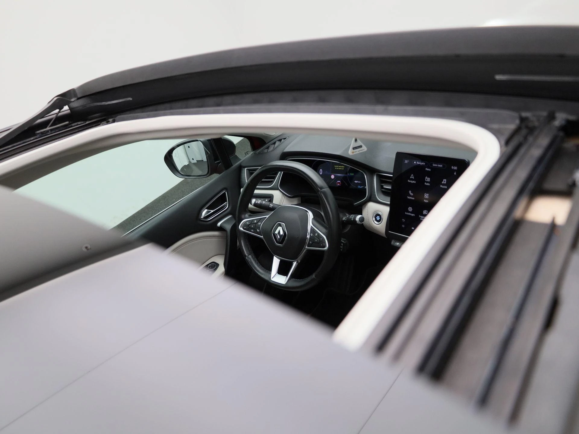 Renault Captur 1.6 E-Tech Plug-in Hybrid Initiale Paris 160PK