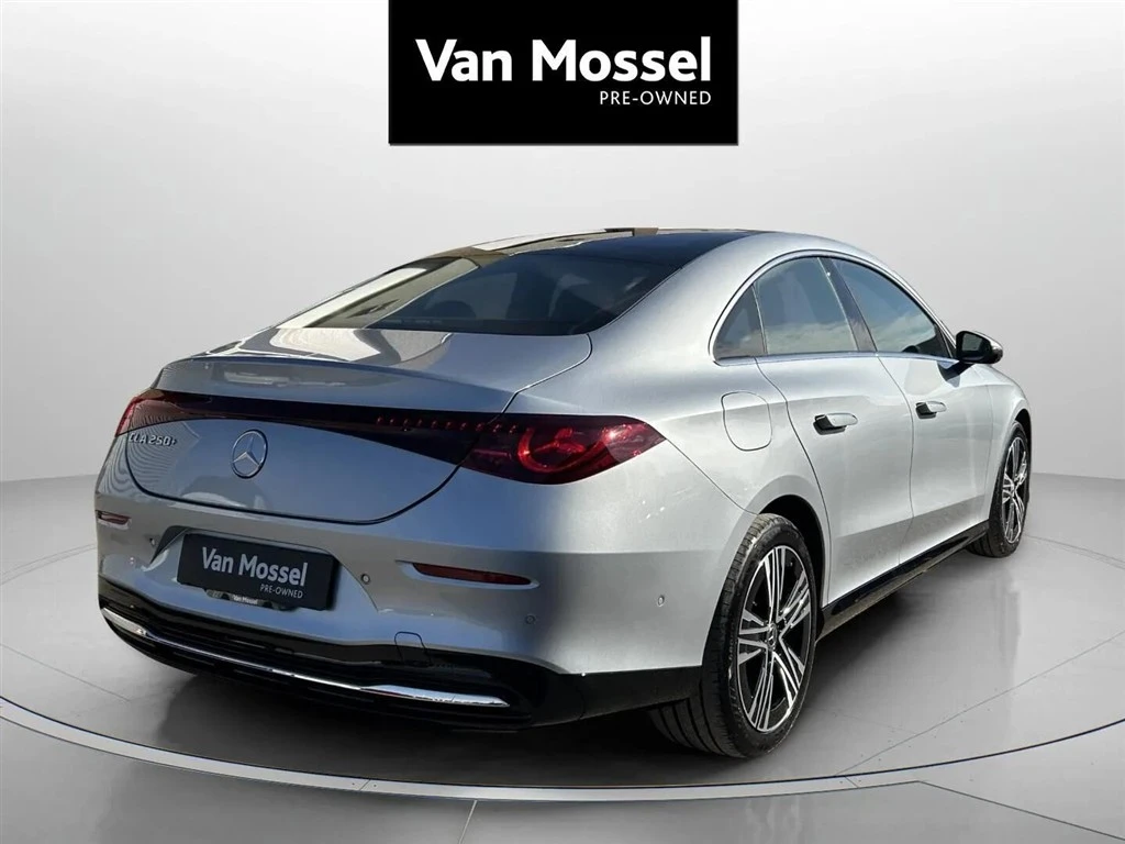 Mercedes-Benz-CLA-image-4