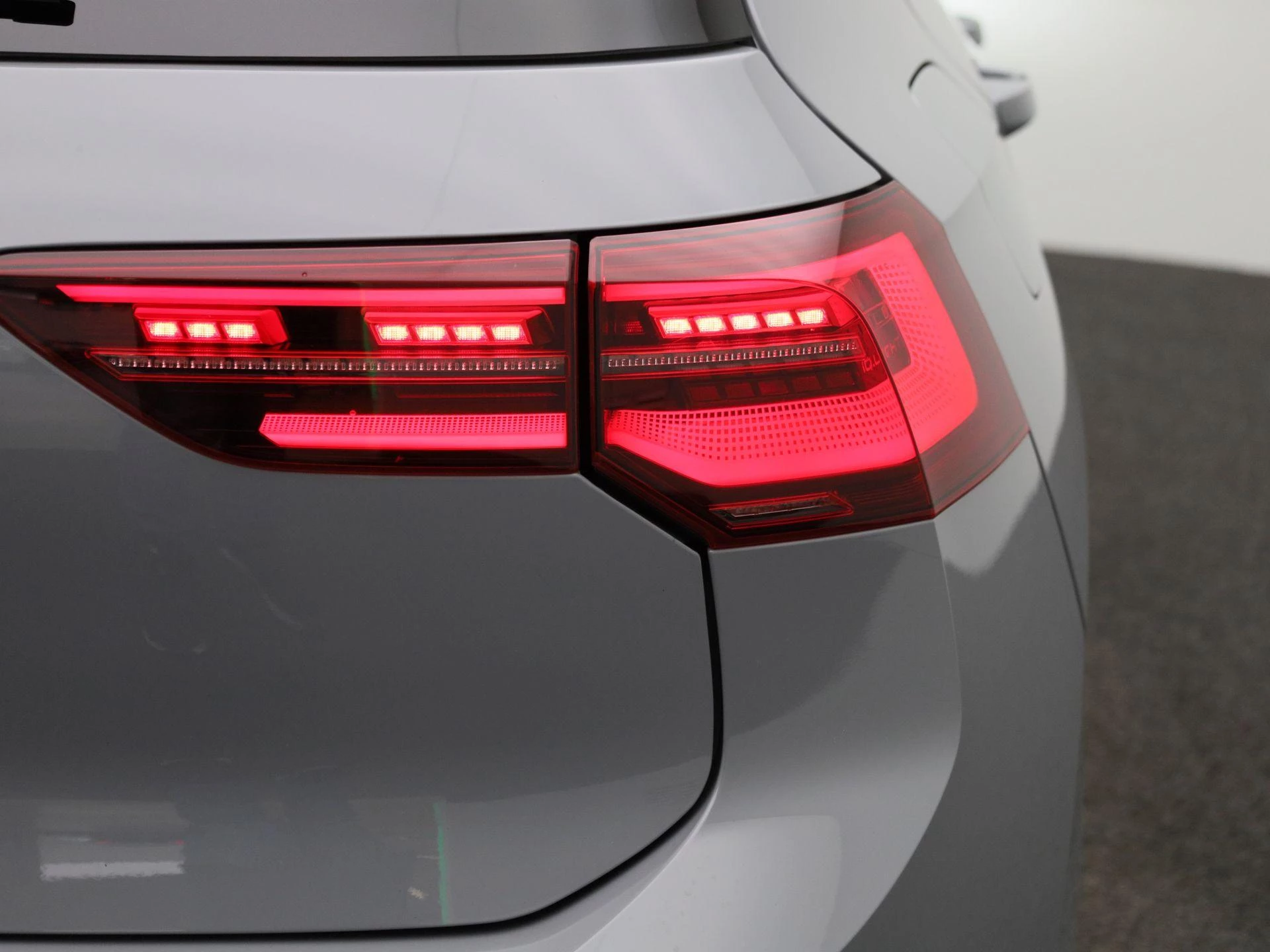 Volkswagen Golf 2.0 TSI R-Line