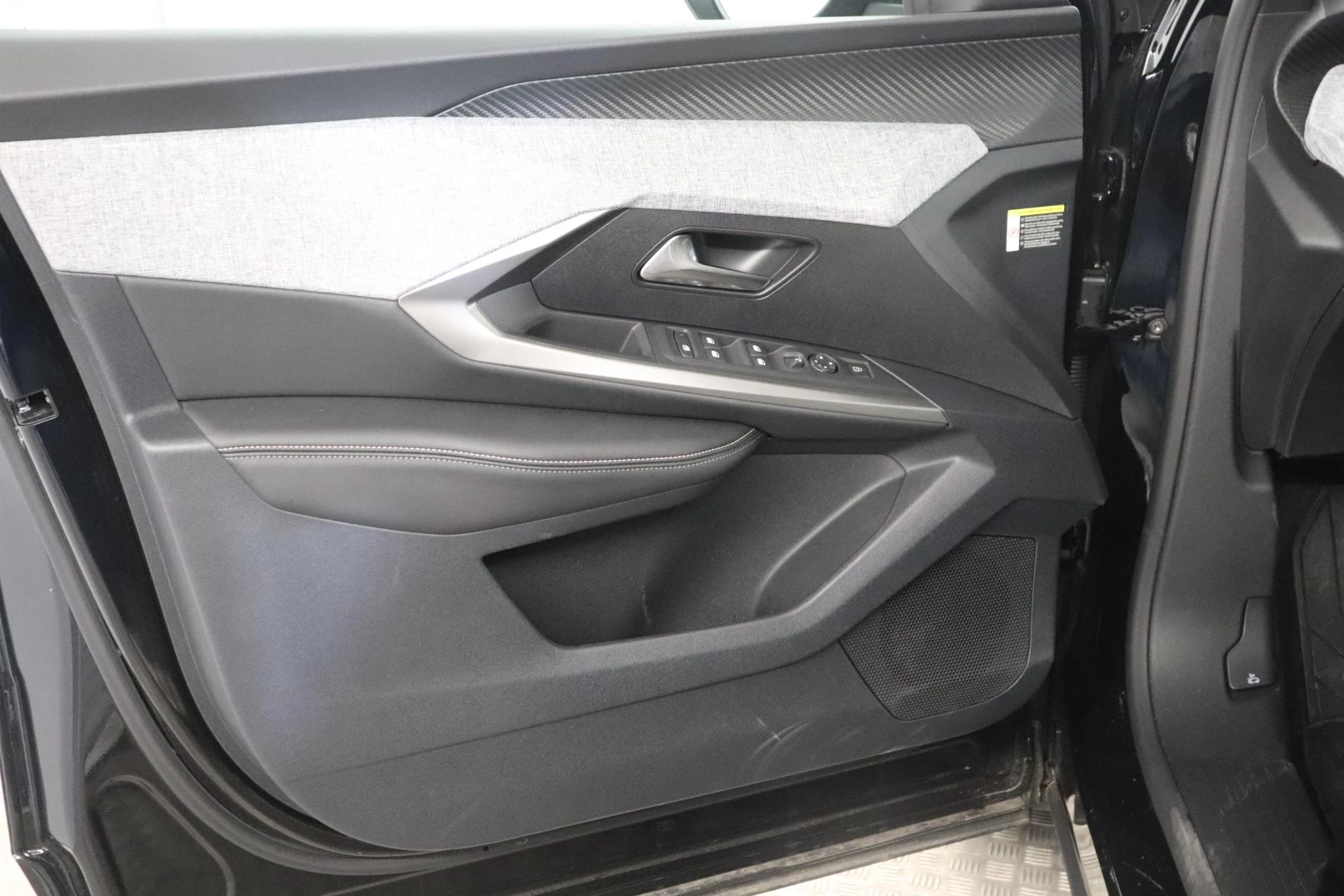 Peugeot-e-3008-image-5