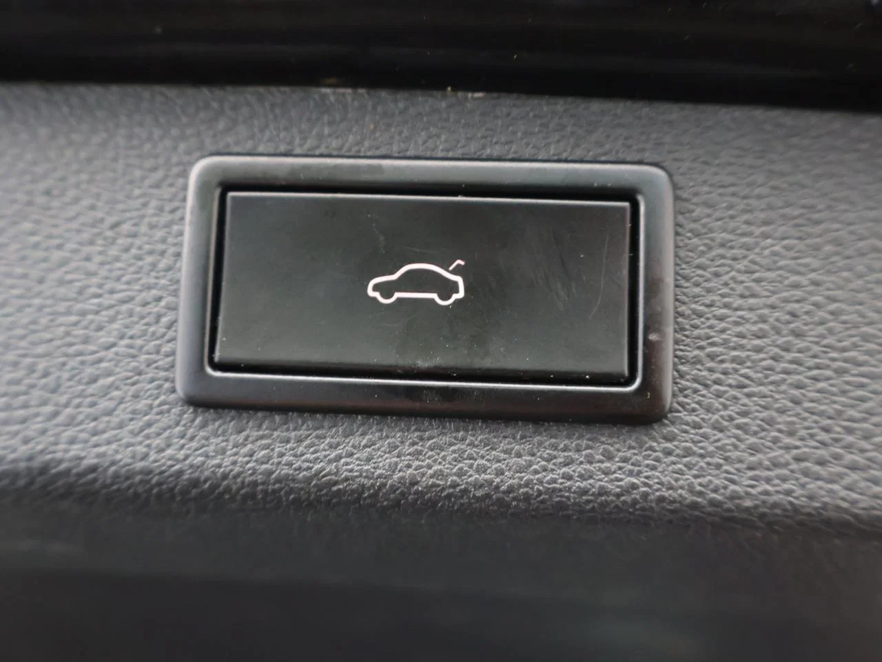 Škoda Kodiaq SKODA Kodiaq 1.5TSI 150PK *AUTOMAAT*PANODAK*TREKHAAK*LEDER*CAMERA*PDC*NAVI*AIRCO*KEYLESS GO*...*