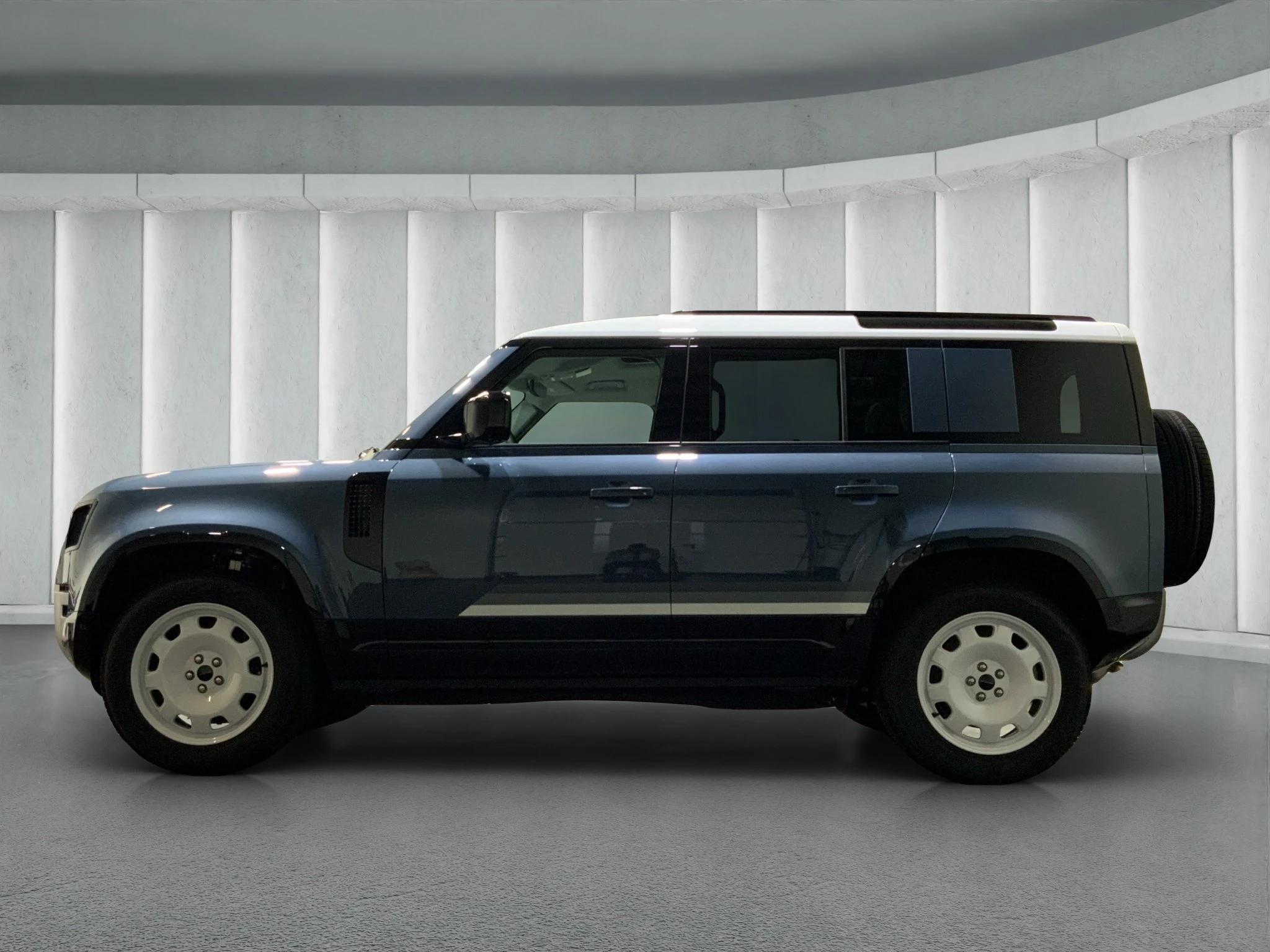 Land Rover-Defender-image-4