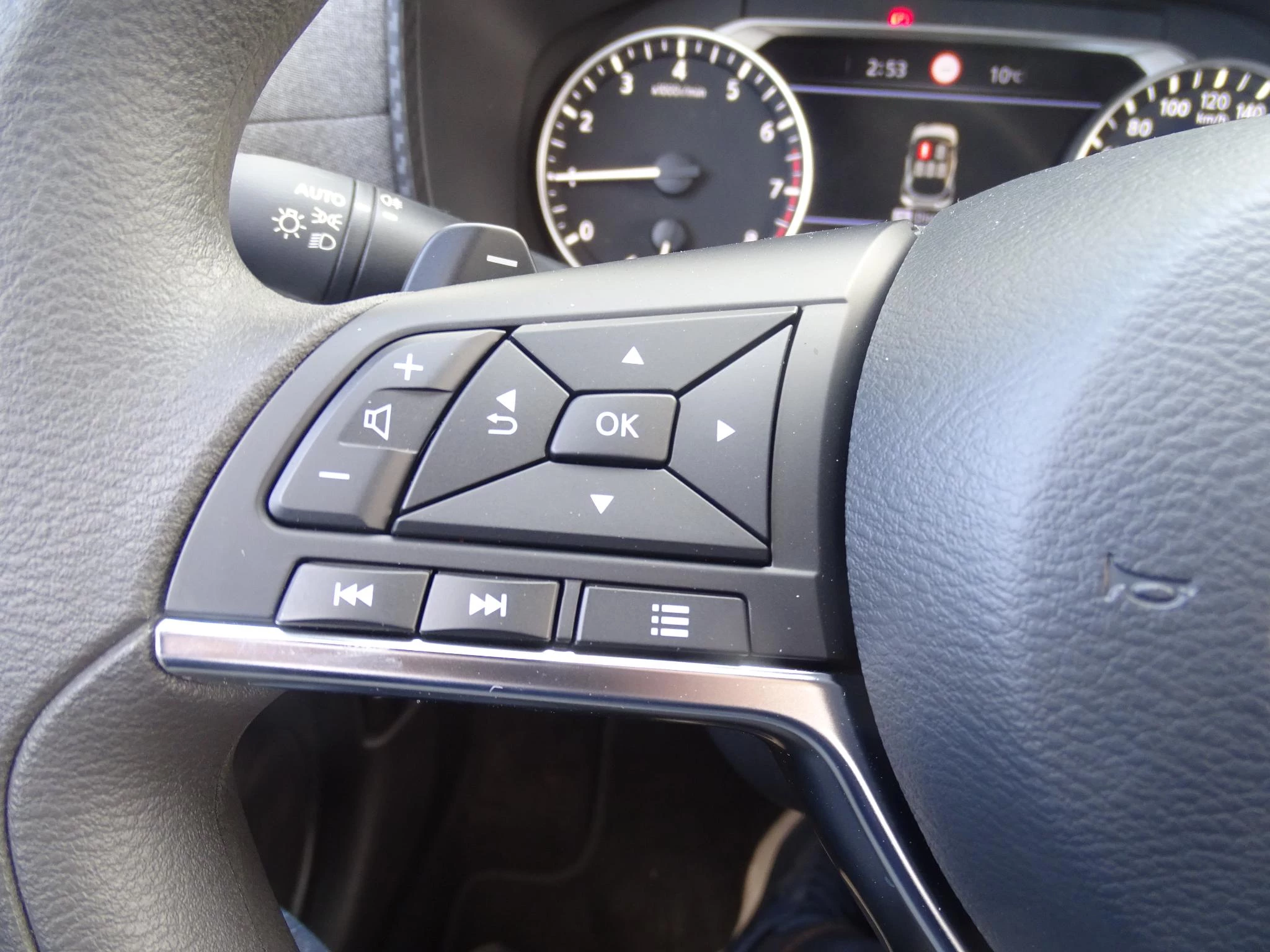 Nissan Juke 1.0 DIG-T Acenta automaat