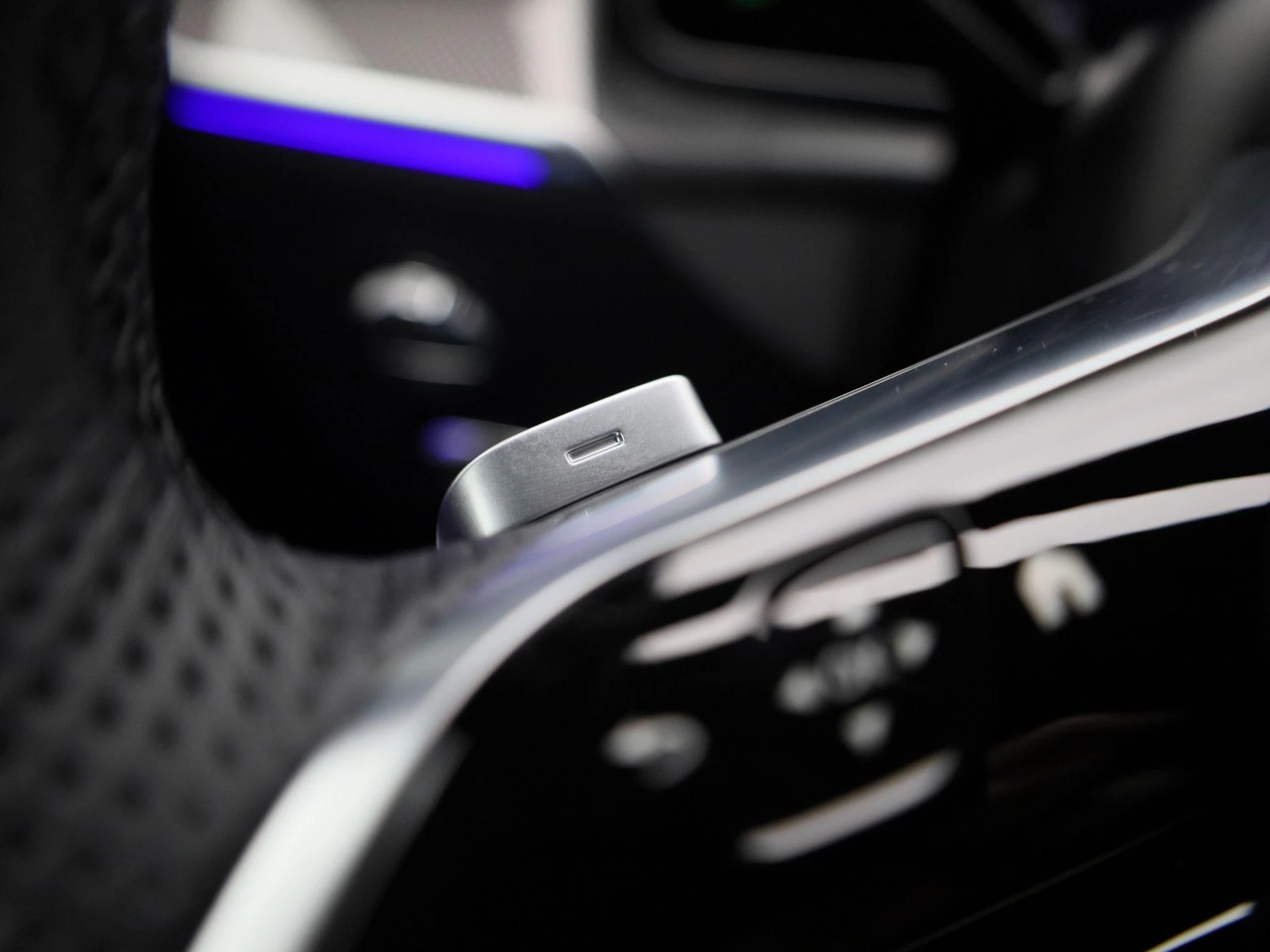Mercedes-Benz-GLC-image-26