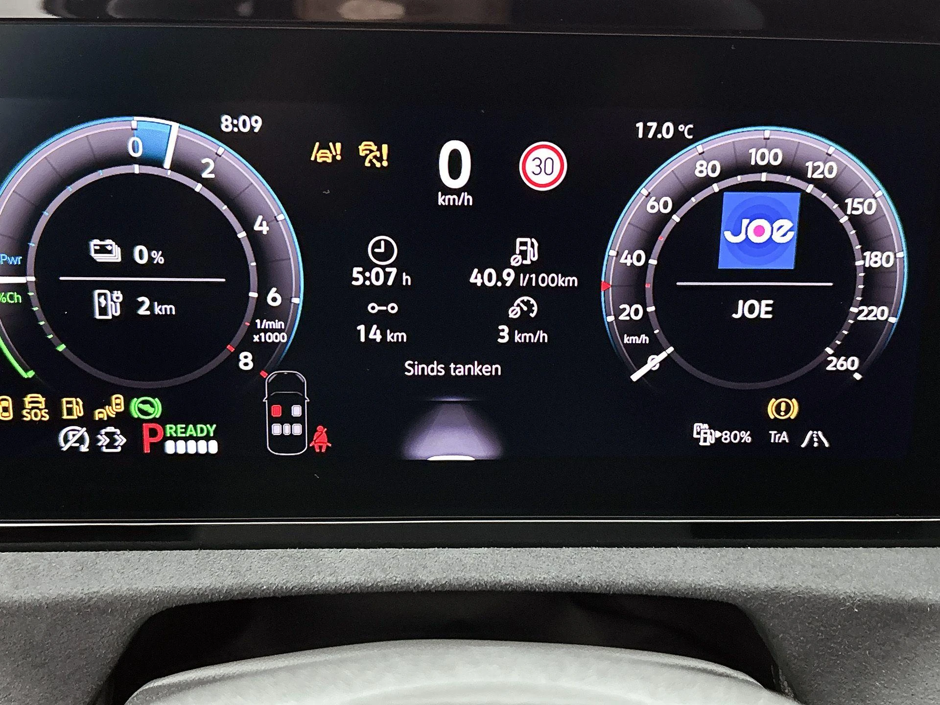 Volkswagen-Tiguan-image-23
