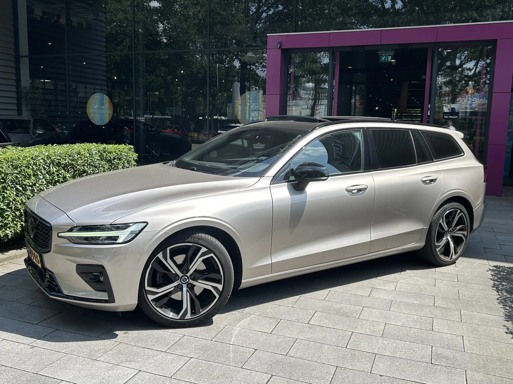 Volvo V60 2.0 B4 Ultimate Dark